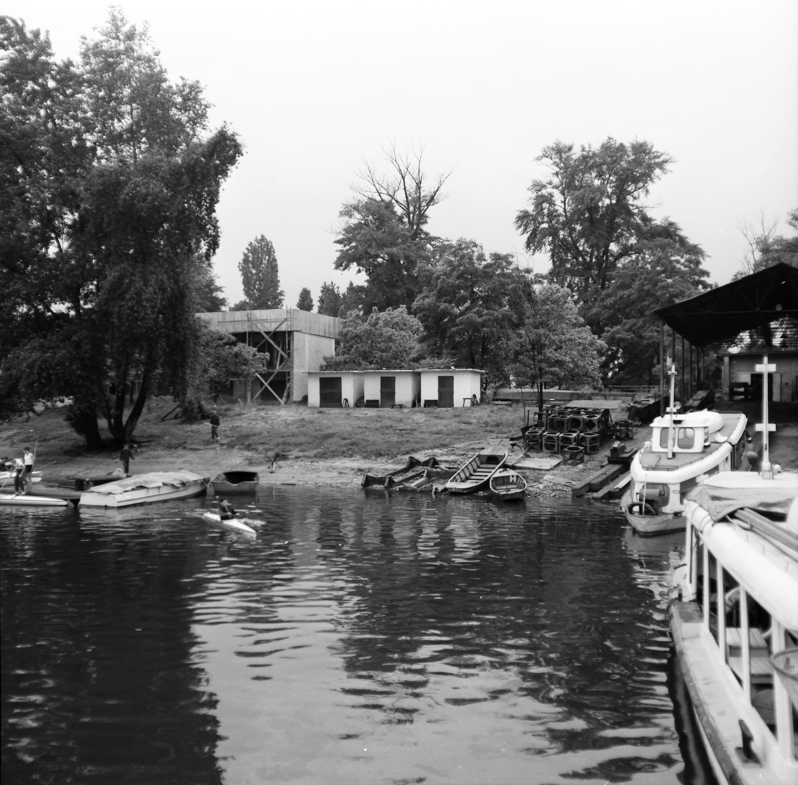 Magyarország, Budapest XIII., Újpesti-öböl, a BKV hajójavító üzeme a Népszigeten., 1967, FŐMTERV, Domonkos Endre, Budapest, Fortepan #252497