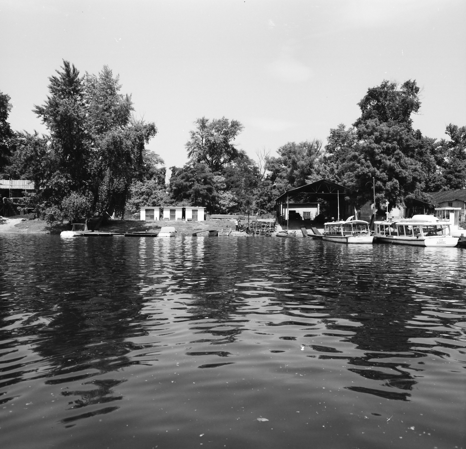 Hungary, Budapest XIII., Újpesti-öböl, a BKV hajójavító üzeme a Népszigeten., 1967, FŐMTERV, Budapest, Fortepan #252500