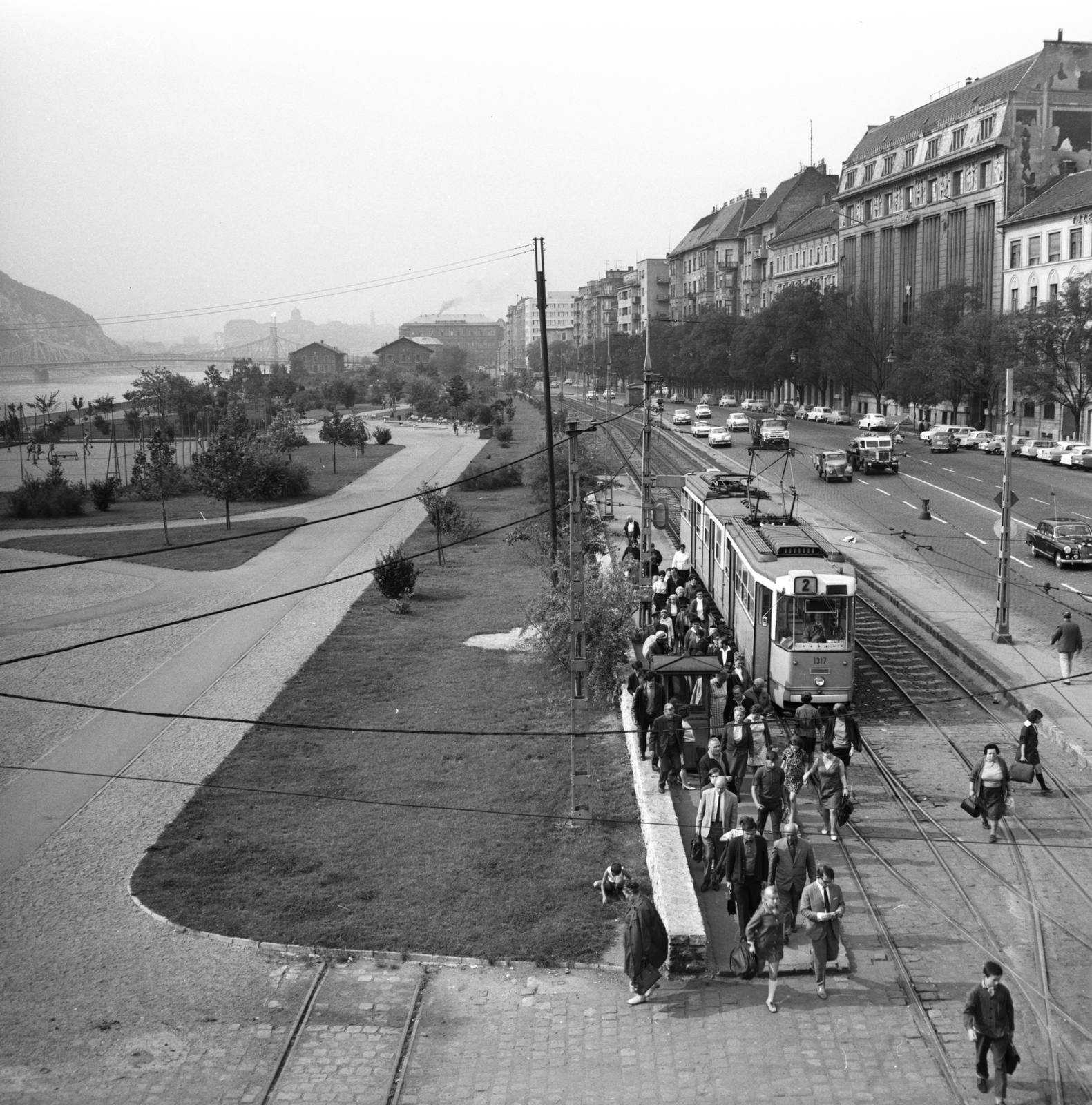 Hungary, Budapest IX., a mai Nehru part, jobbra a Közraktár utca a Petőfi híd pesti hídfőjéről nézve., 1969, FŐMTERV, Budapest, Fortepan #252564