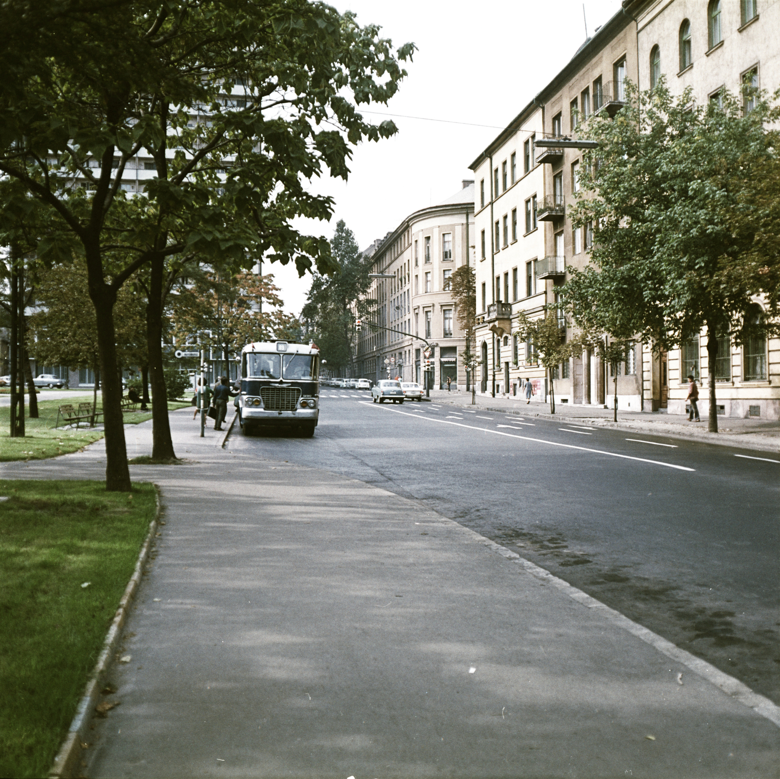 Hungary, Budapest I., Attila út a Horváth-kertnél, távolabb az Alagút utcai kereszteződés., 1969, FŐMTERV, Budapest, Fortepan #252579