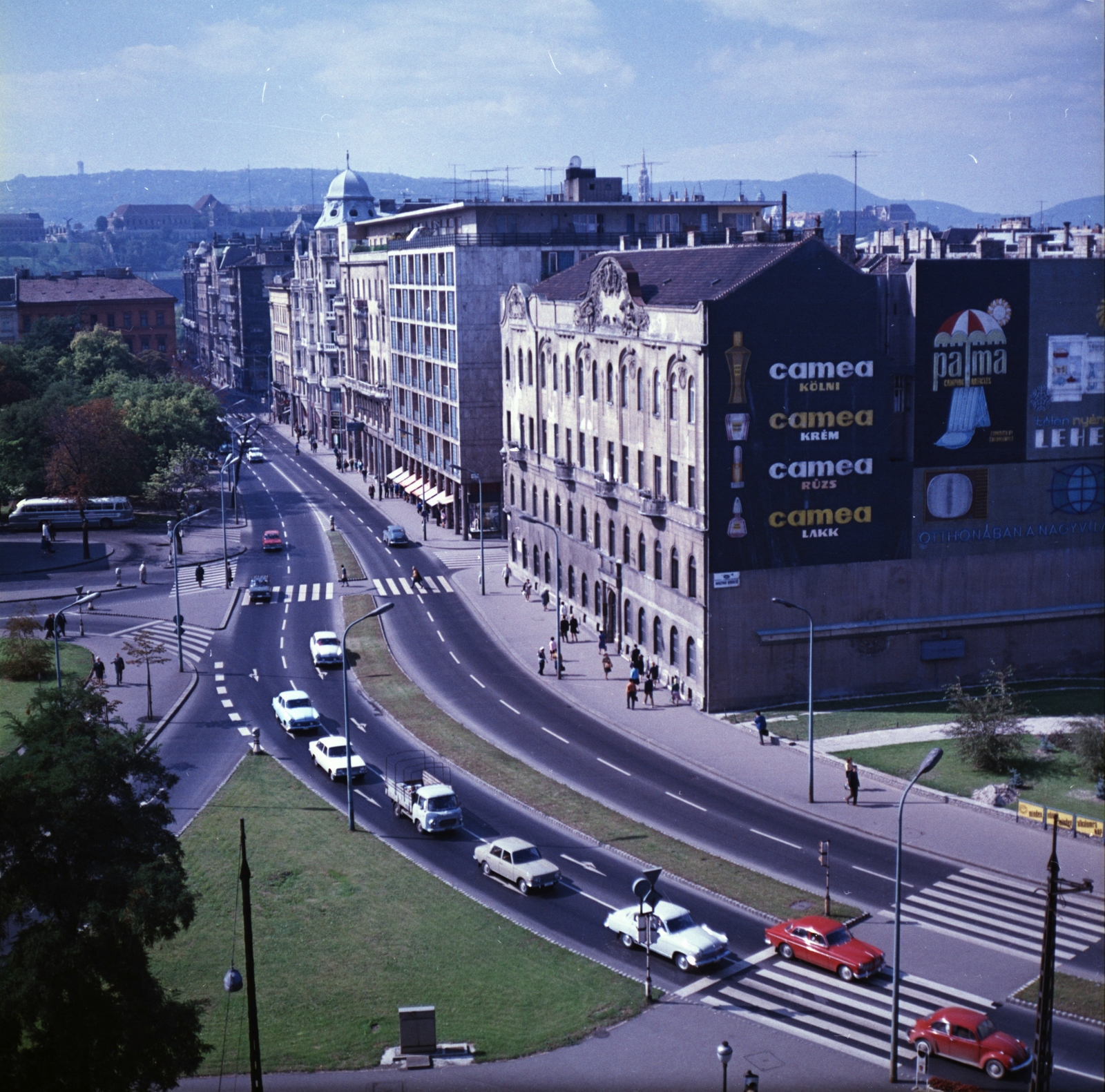 Magyarország, Budapest V., rálátás a József Attila utcára a Bajcsy-Zsilinszky út melletti épületből, balra az Erzsébet (Engels) tér, 1969, FŐMTERV, Domonkos Endre, Budapest, Fortepan #252587