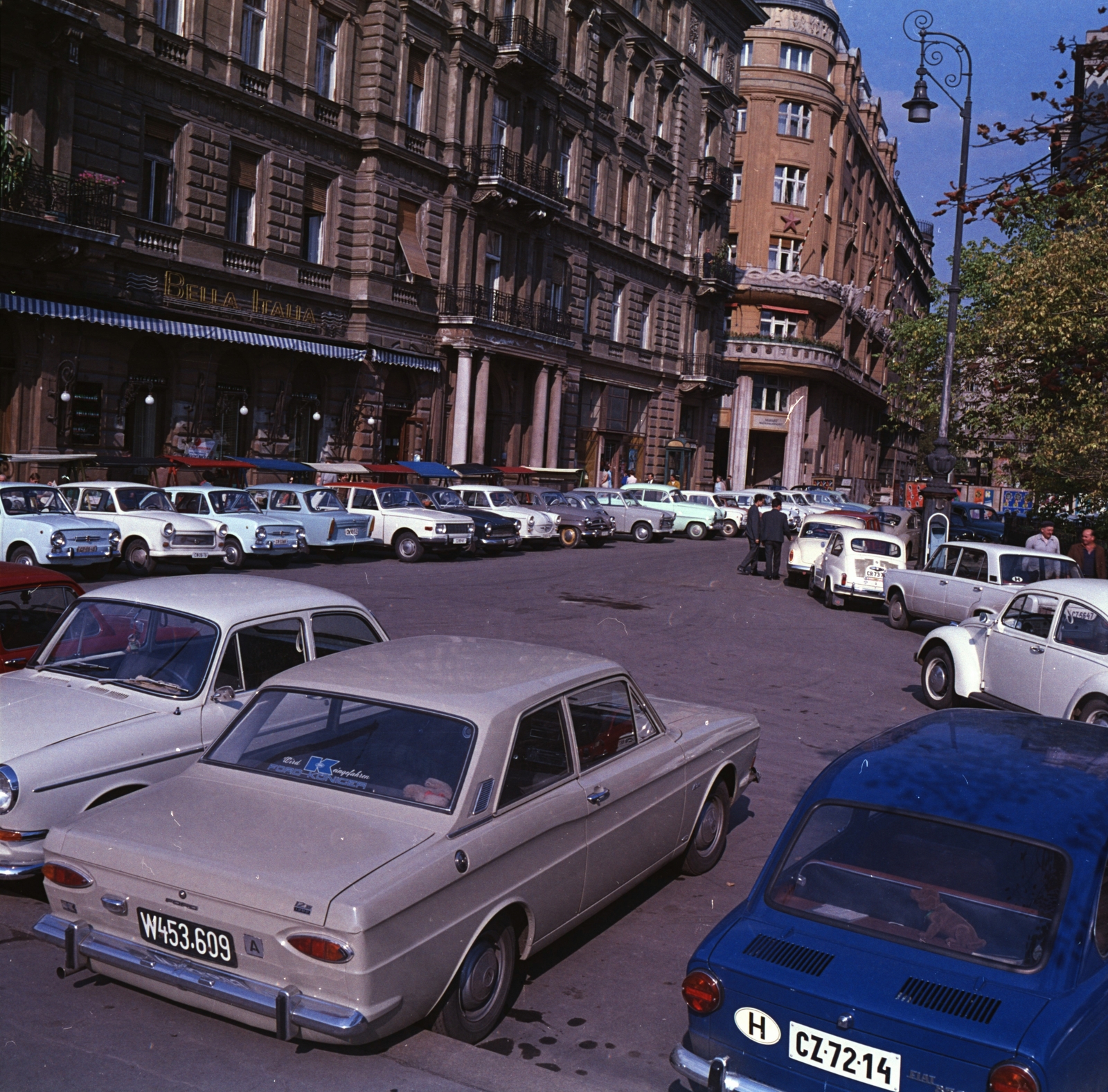 Hungary, Budapest V., Vigadó tér, balra a Thonet-udvar., 1969, FŐMTERV, Budapest, Fortepan #252596