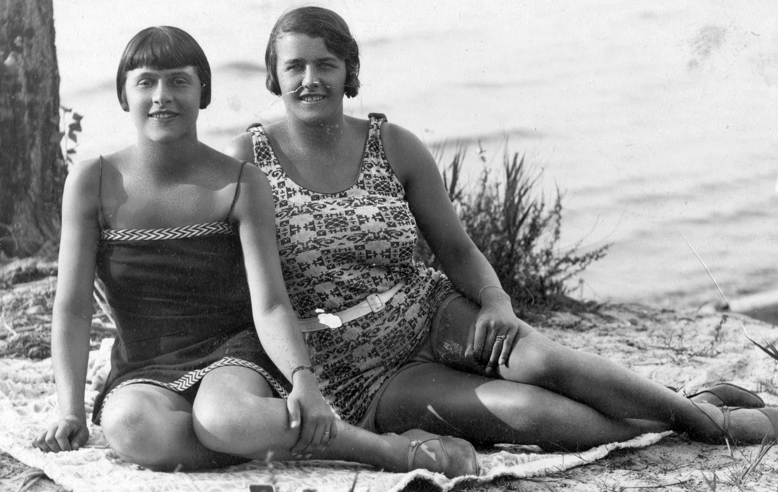1925, Fortepan, fashion, bathing suit, water surface, bathing, summer, woman, shore, double portrait, hairdo, Fortepan #25262