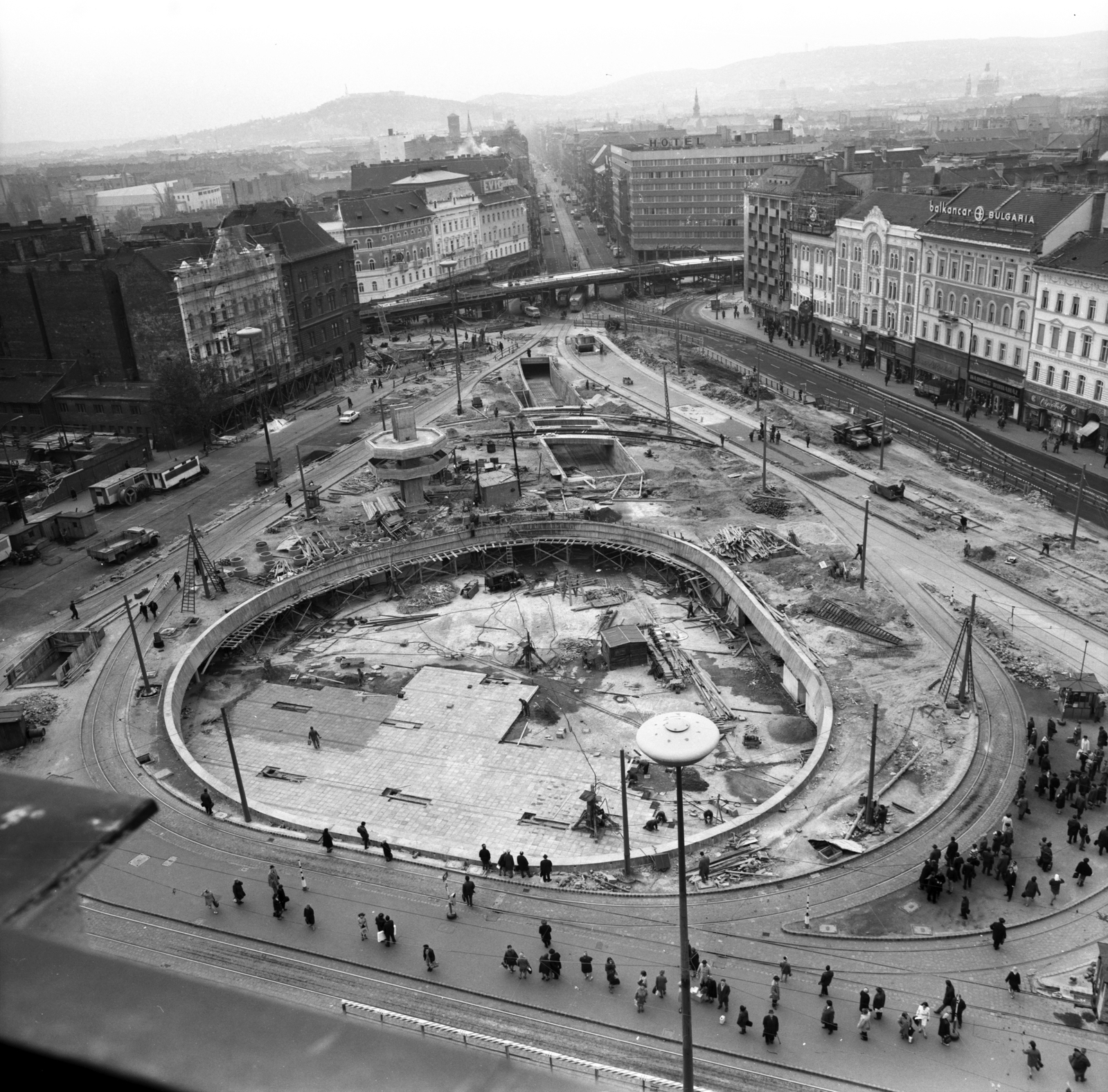Hungary, Budapest VIII.,Budapest VII., kilátás a Keleti pályaudvar épületéről a Baross térre, az aluljáró és a felüljáró építkezésére., 1969, FŐMTERV, Budapest, Fortepan #252661