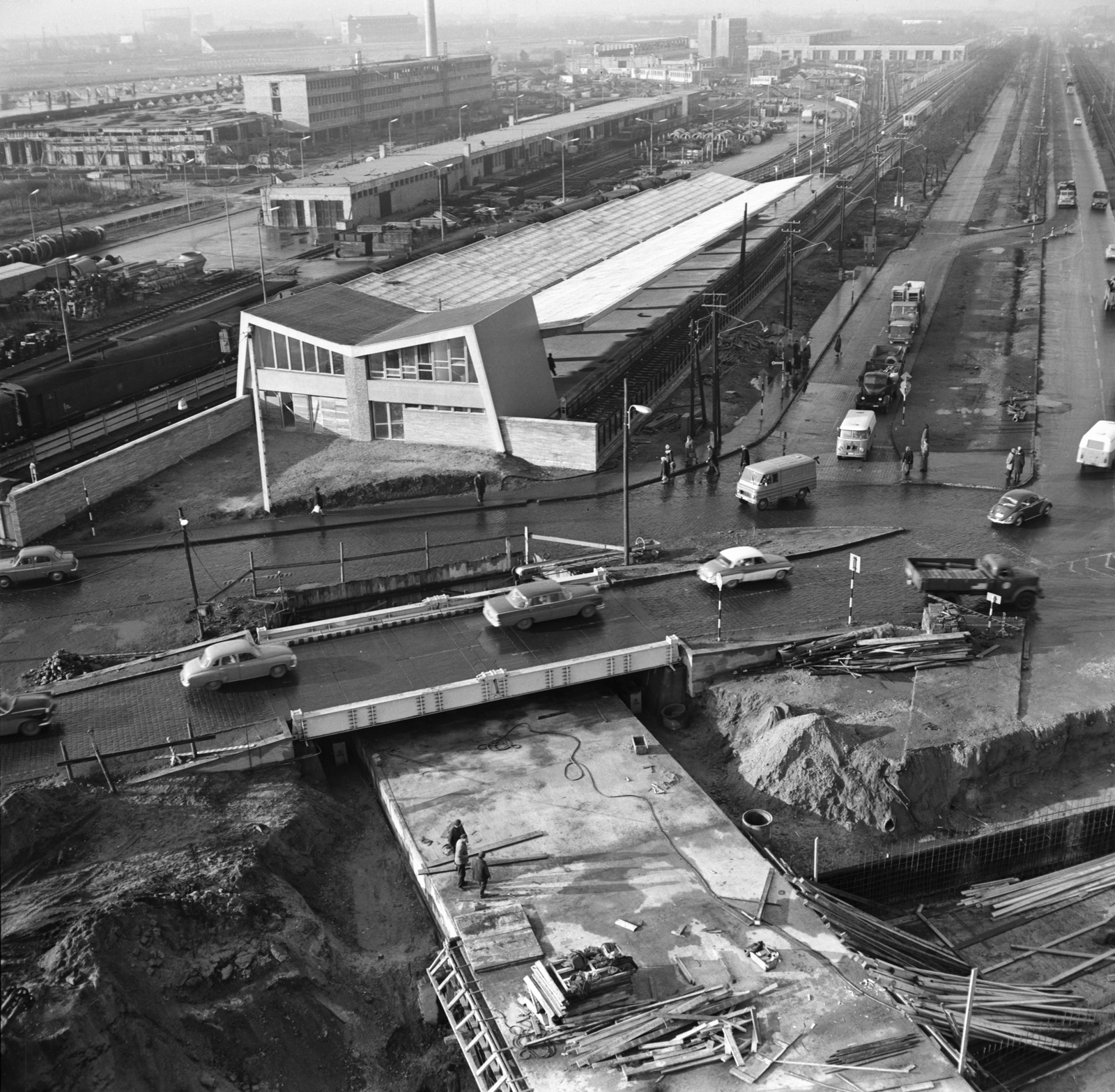 Hungary, Budapest XIV.,Budapest X., Örs vezér tere, a közúti forgalom átvezetésére használt APRO-FÖMTERV rendszerű híd az aluljáró építésekor., 1969, FŐMTERV, Budapest, bird's eye view, Fortepan #252670