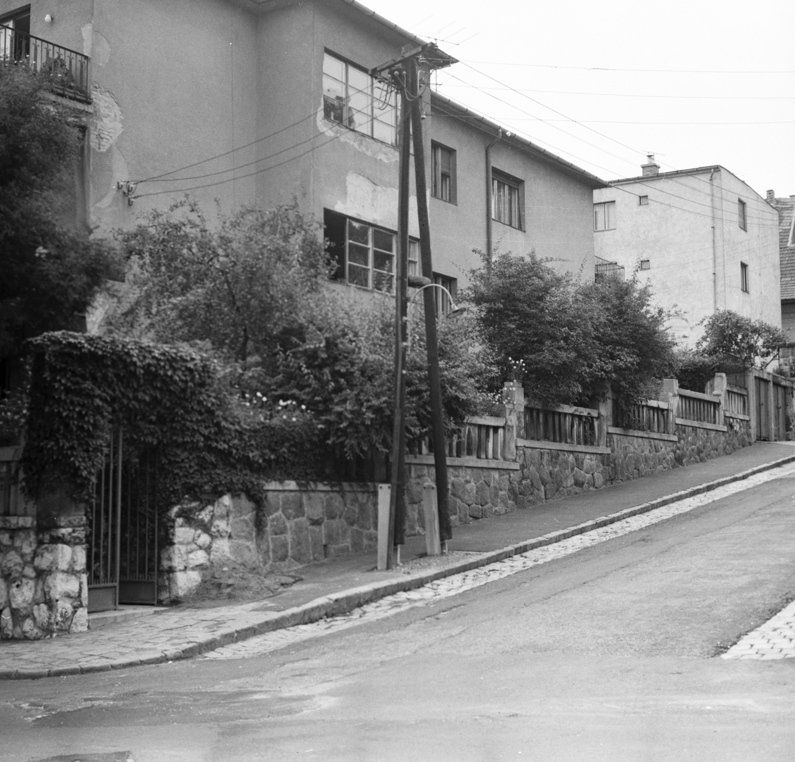 Hungary, Budapest XII., a Székács utca 8. számú ház a Ráth György utcánál., 1970, FŐMTERV, Budapest, Fortepan #252713