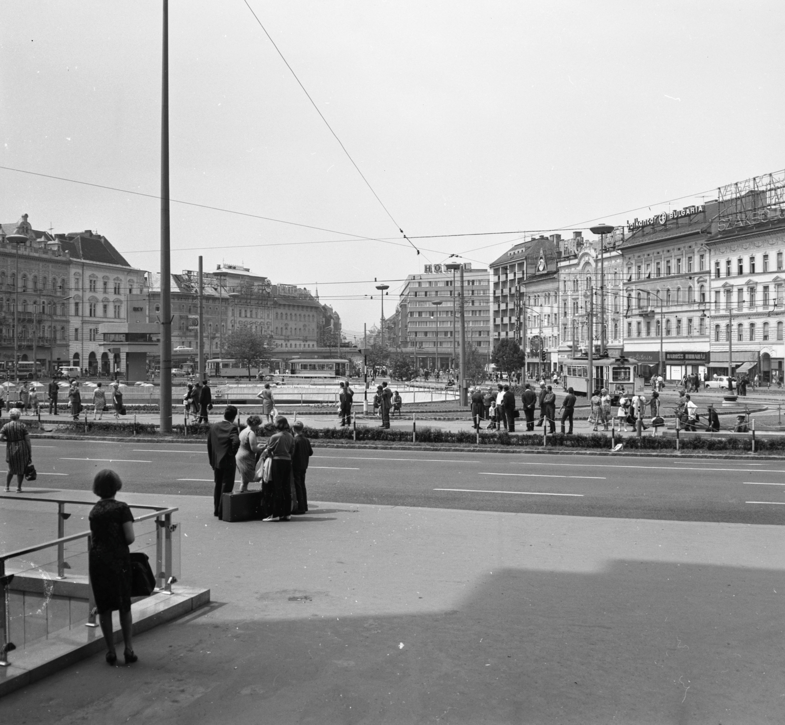 Hungary, Budapest VII.,Budapest VIII., Baross tér, a felvétel a Keleti pályaudvar előtt készült., 1970, FŐMTERV, Budapest, Fortepan #252755