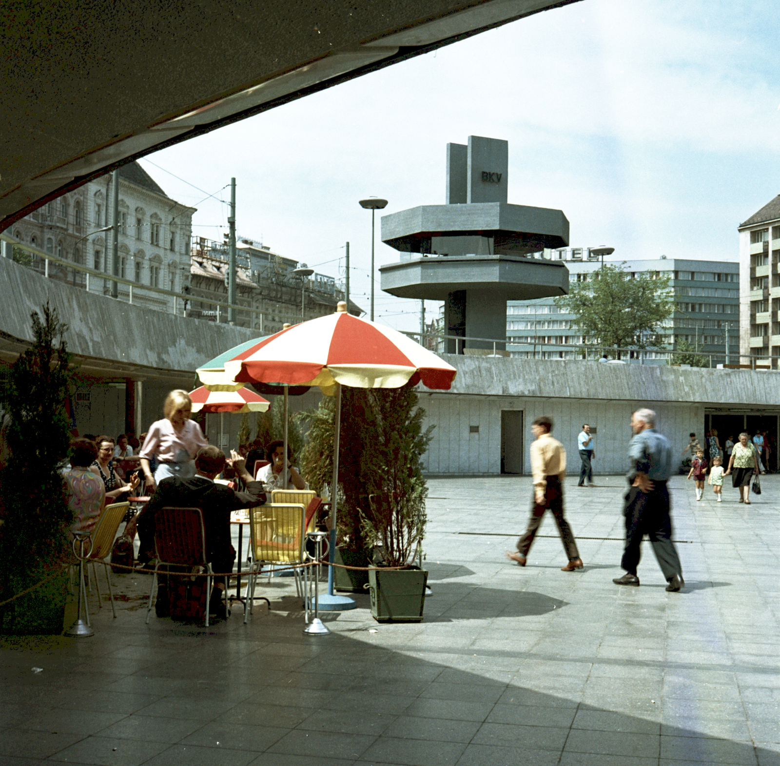 Magyarország, Budapest VII.,Budapest VIII., aluljáró és a BKV forgalomirányító tornya a Baross téren., 1970, FŐMTERV, Domonkos Endre, Budapest, Fortepan #252762