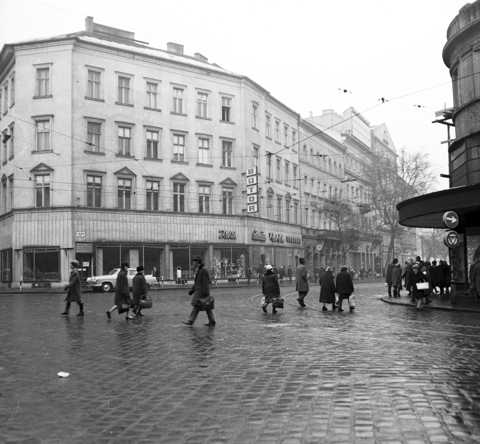 Hungary, Budapest V.,Budapest IX., a Kálvin tér Királyi Pál utca - Kecskeméti utca közötti házsora a Lónyay (Szamuely) utcától nézve., 1971, FŐMTERV, Budapest, street view, Fortepan #252863