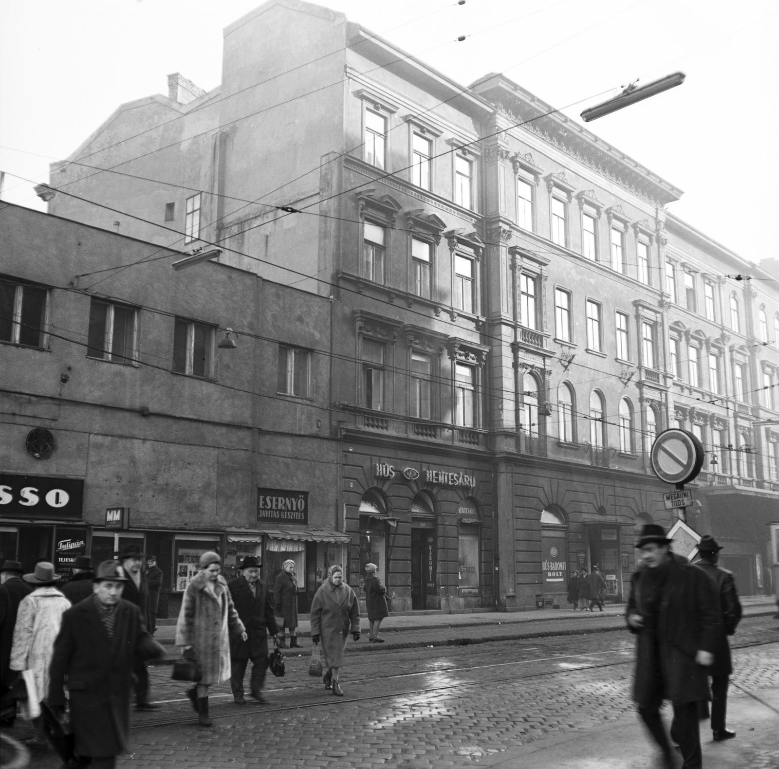 Hungary, Budapest VIII., Üllüi út a Kálvin tér közelében, szemben Üllői út 2-4. (ekkor 4.) számú ház., 1971, FŐMTERV, Budapest, Fortepan #252877