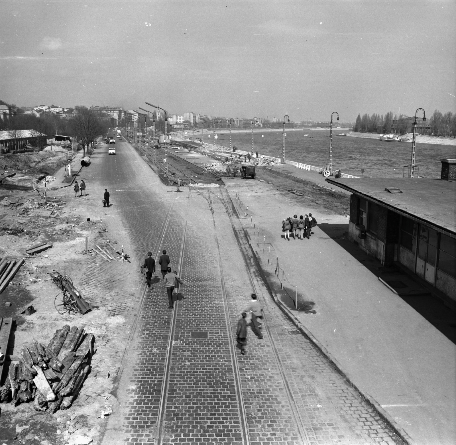 Hungary, Budapest II., Árpád fejedelem útja a Margit híd budai hídfőjénél, a szentendrei HÉV végállomásának bontása, a Batthyány térre vezető szakasz építésekor., 1971, FŐMTERV, Budapest, Fortepan #252911