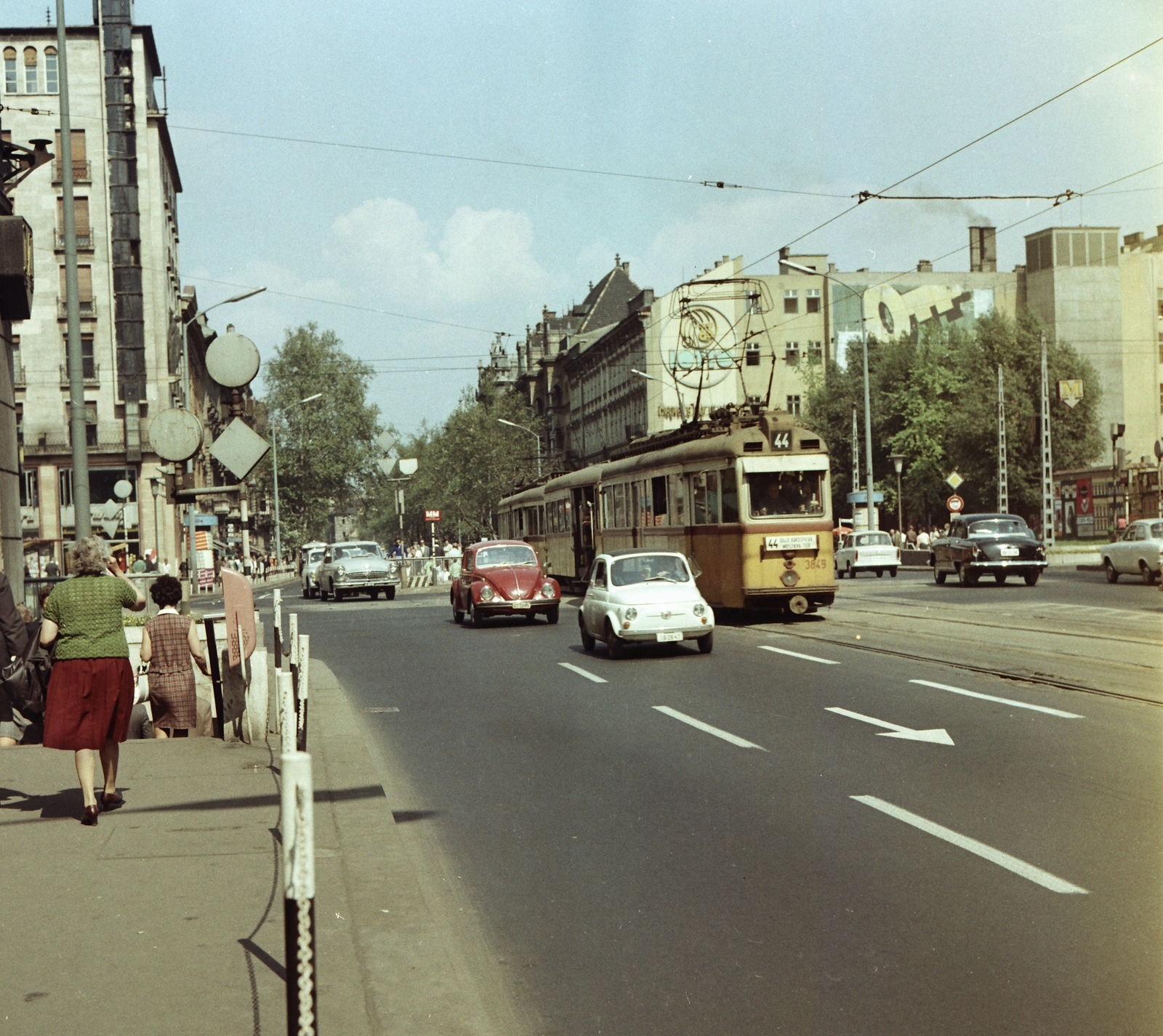 Hungary, Budapest VIII.,Budapest V.,Budapest VII., Astoria kereszteződés a Kossuth Lajos utcától a Rákóczi út felé nézve., 1971, FŐMTERV, Budapest, Volkswagen-brand, Volkswagen Beetle, Fortepan #252930