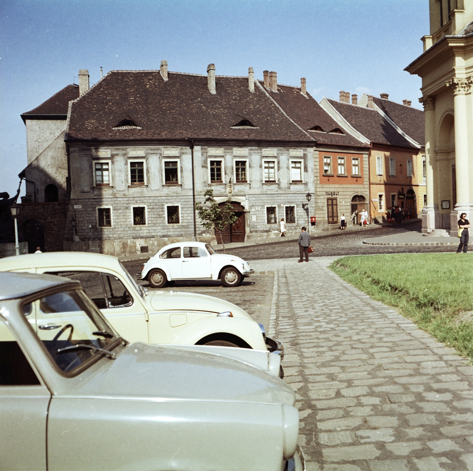 Hungary, Budapest I., Bécsi kapu tér, szemben a Táncsics Mihály utca, jobbra a Budavári Evangélikus templom., 1971, FŐMTERV, Budapest, Fortepan #252968