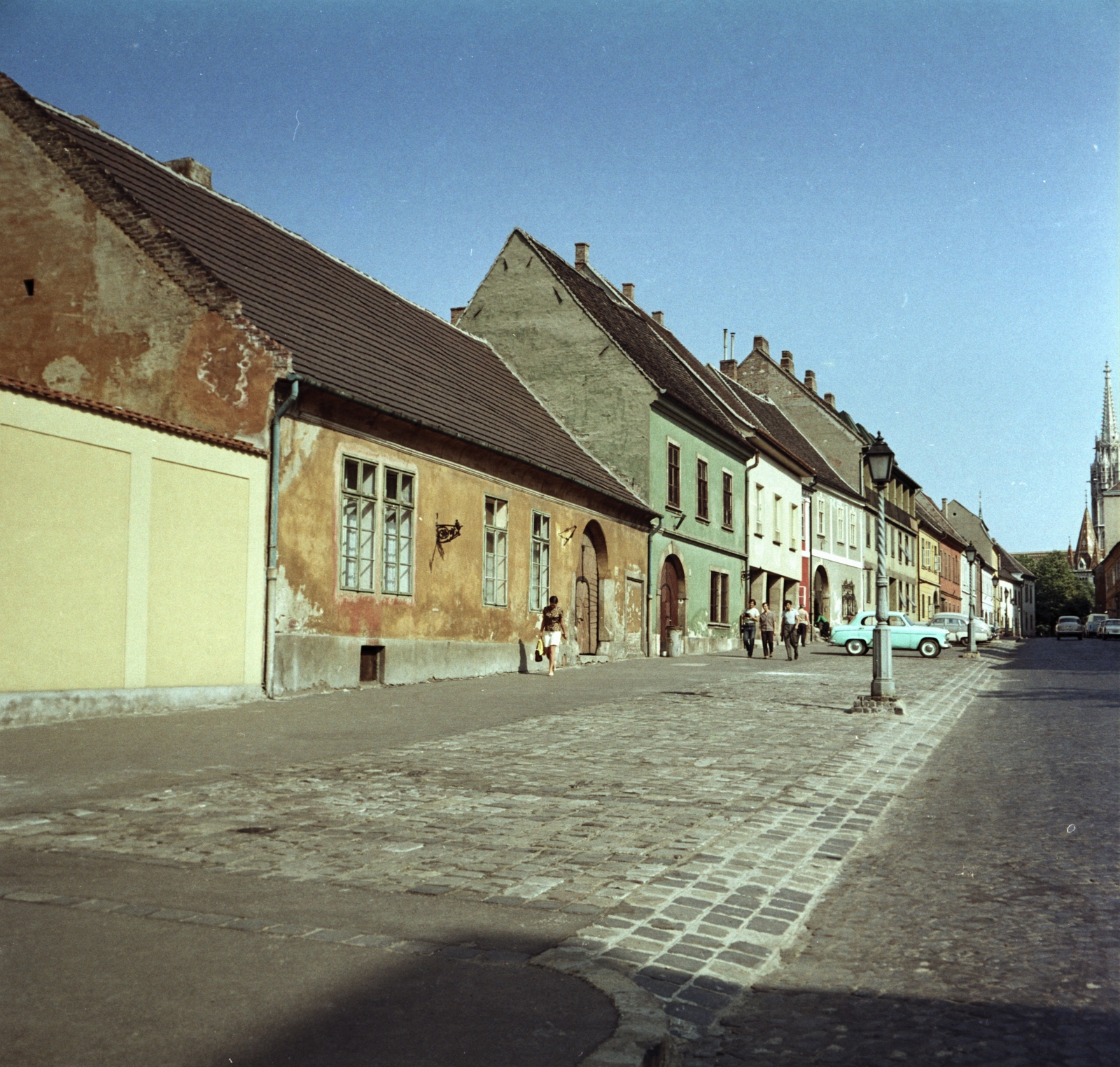 Hungary, Budapest I., Fortuna utca a Bécsi kapu tértől a Mátyás-templom felé nézve., 1971, FŐMTERV, Budapest, Fortepan #252969