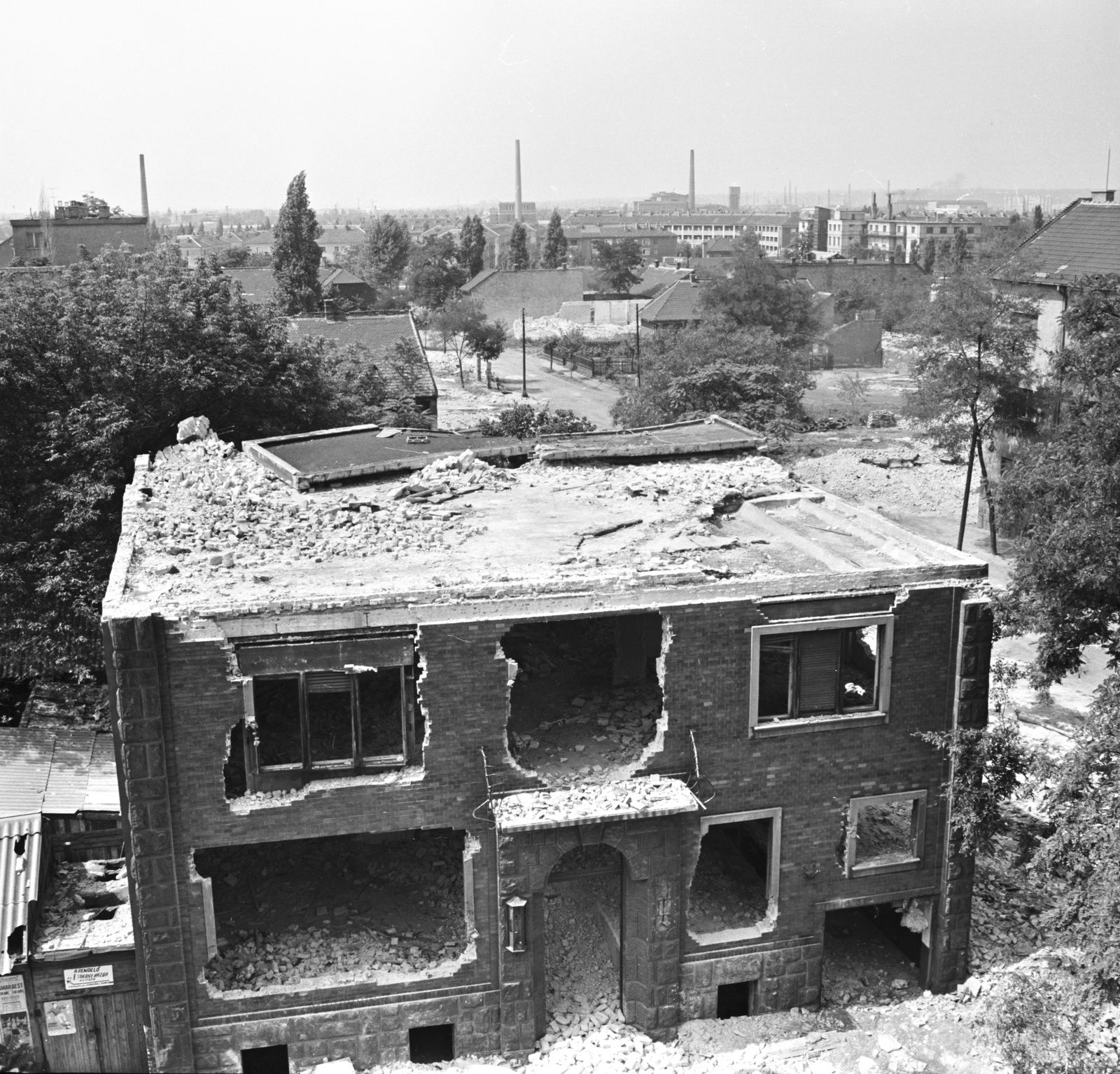 Magyarország, Budapest XX., kilátás a Kossuth Lajos utcai sávház lapostetőjéről a Baross utca felé., 1971, FŐMTERV, Domonkos Endre, Budapest, épület, fa, Fortepan #253016