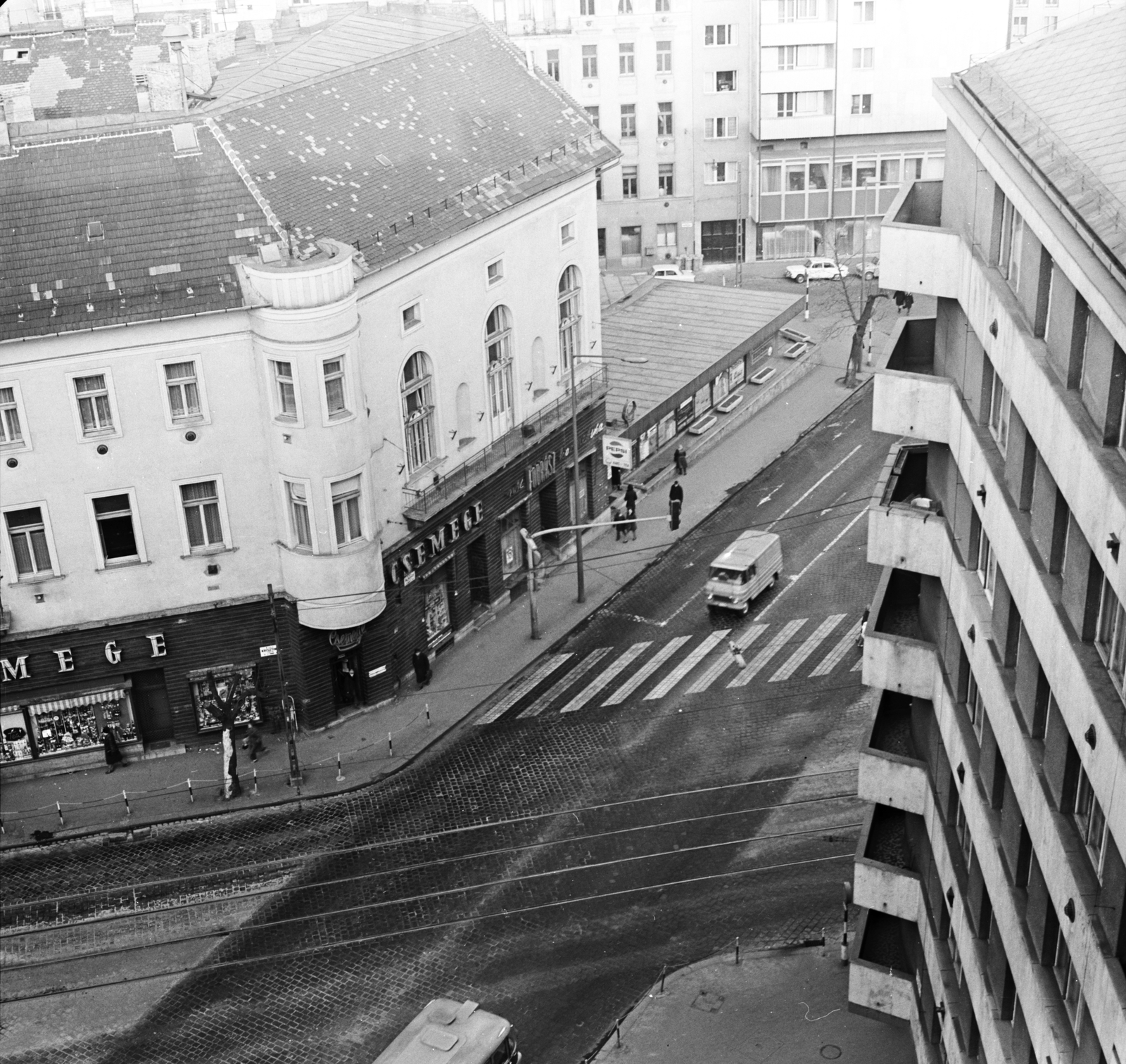 Hungary, Budapest I., kilátás a Gellérthegy utca 2. számú házból az Alagút utca Krisztina körút - Pauler utca közötti szakaszára., 1972, FŐMTERV, Budapest, Csemege enterprise, Fortepan #253127