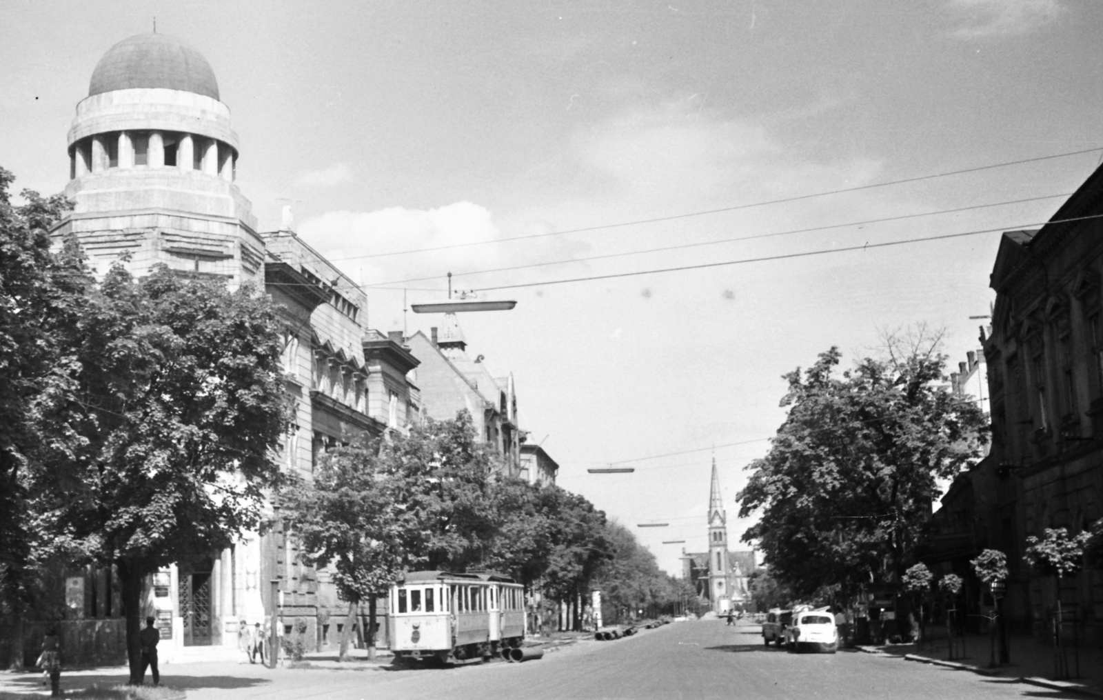 Hungary, Debrecen, Kossuth utca, az utca végén, a Méliusz téren a Kossuth utcai református templom., 1961, Szánthó Zoltán, tram, public transport line number, Fortepan #25317