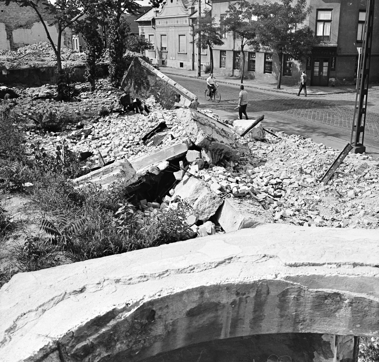 Magyarország, Budapest XX., Török Flóris utca, szemben a Ferenc utca sarkán álló ház látható., 1972, FŐMTERV, Domonkos Endre, Budapest, Fortepan #253182
