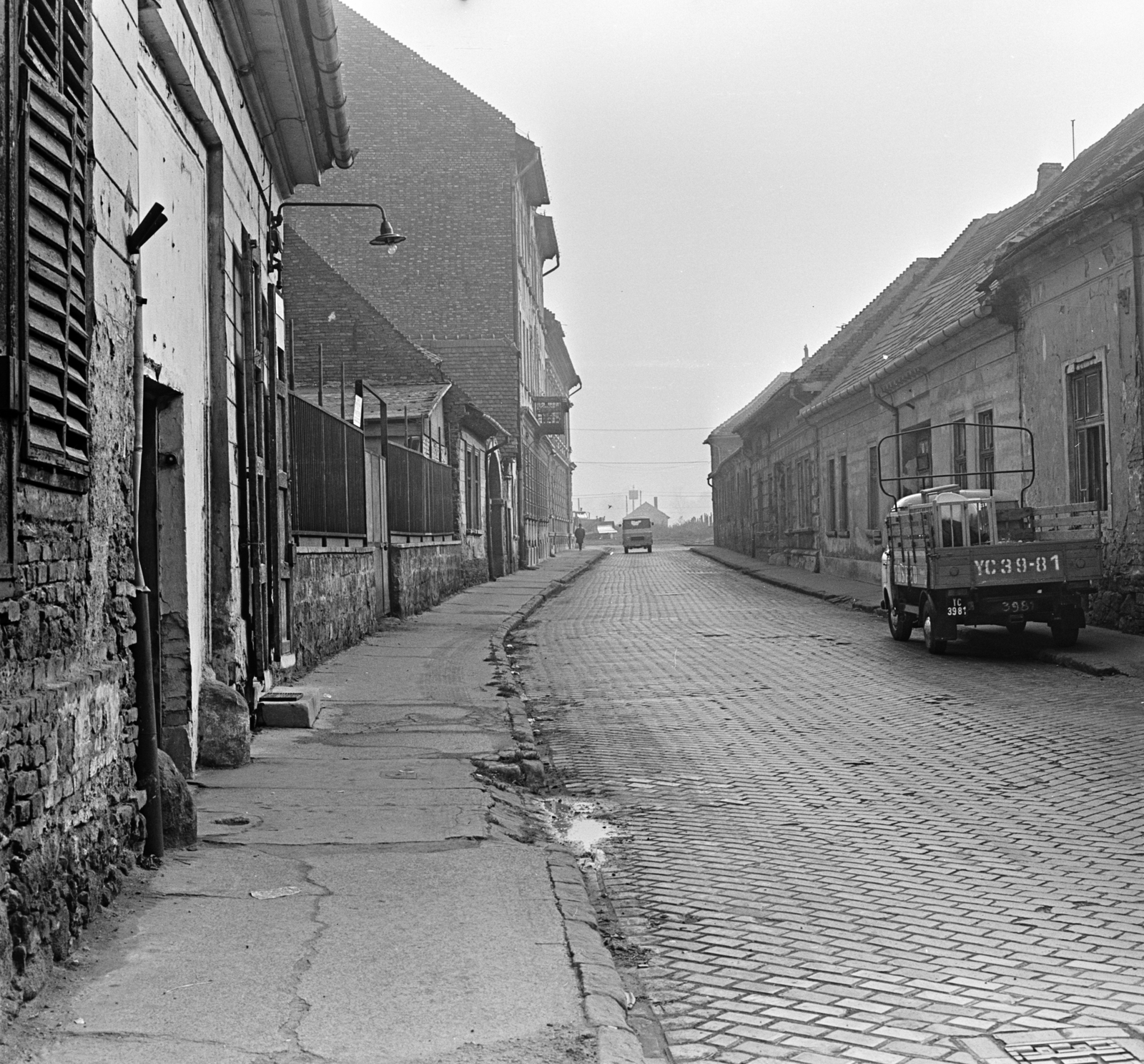 Magyarország, Óbuda, Budapest III., Zichy utca a Mókus utcától a Lajos utca felé nézve., 1972, FŐMTERV, Domonkos Endre, Budapest, Fortepan #253257