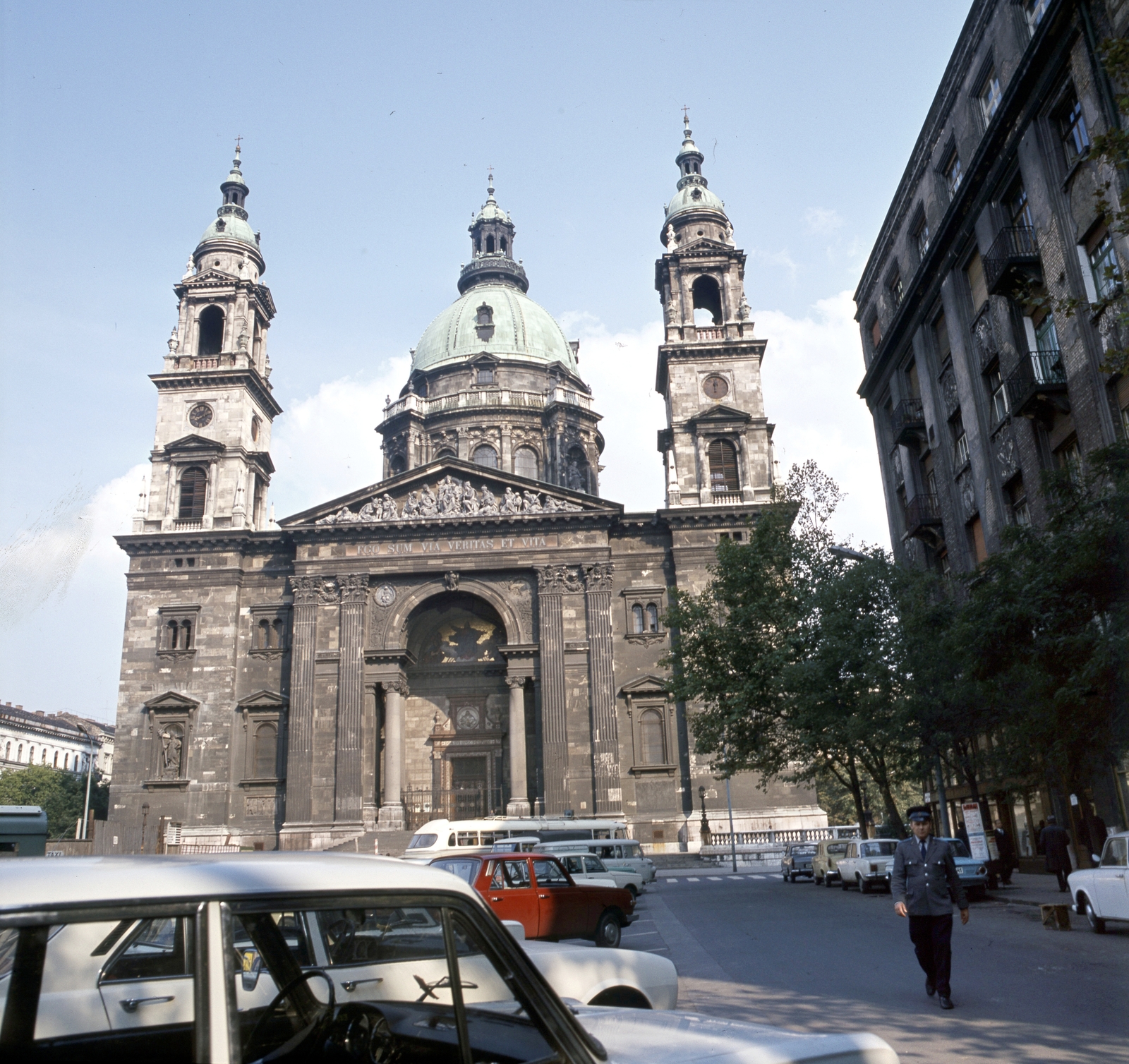 Magyarország, Budapest V., Szent István tér, szemben a Szent István-bazilika (Ybl Miklós, 1906.)., 1972, FŐMTERV, Domonkos Endre, Budapest, Fortepan #253268