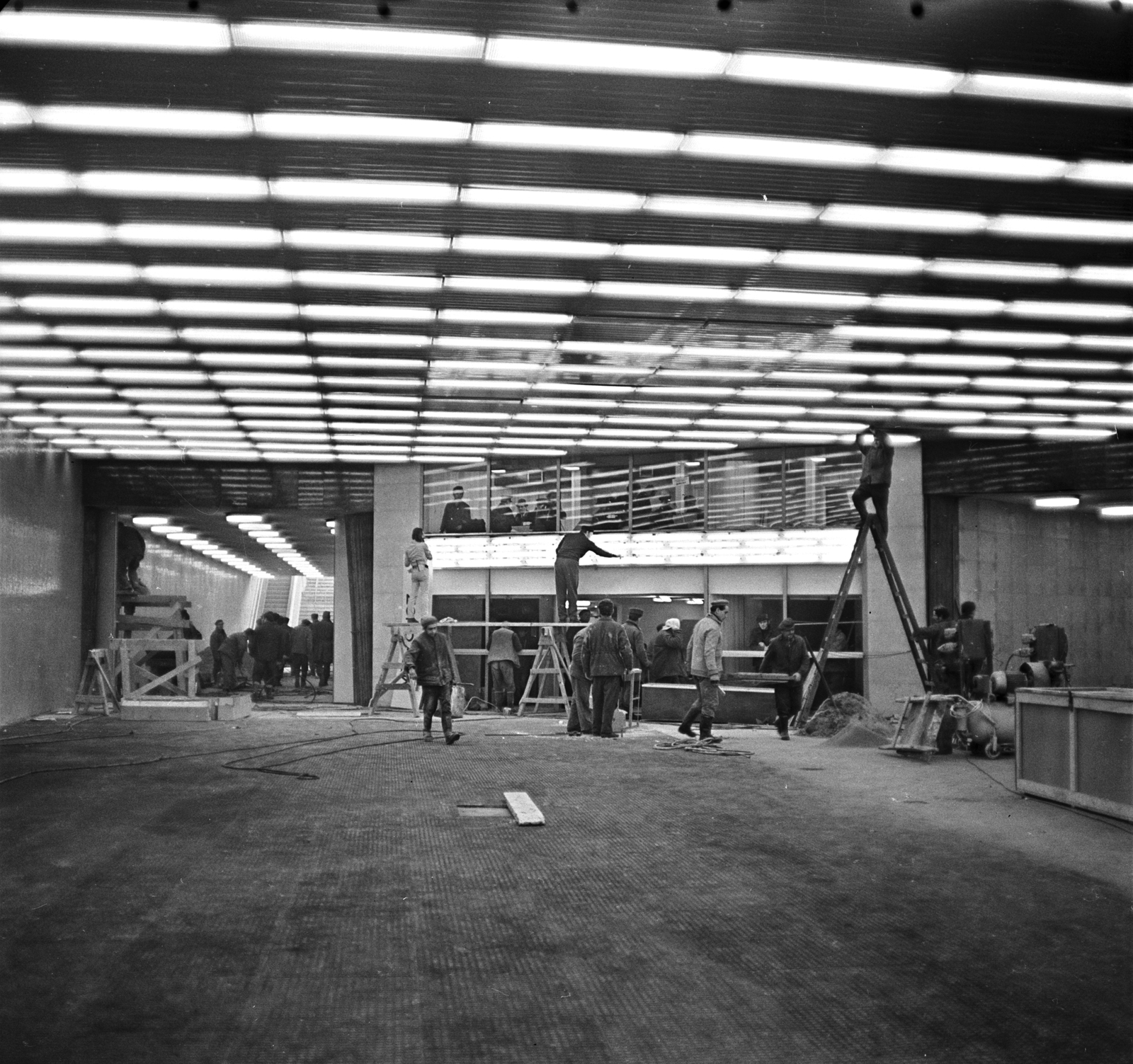 Magyarország, Budapest I., Batthyány tér, az aluljáró és HÉV végállomás befejező munkálatai., 1972, FŐMTERV, Domonkos Endre, Budapest, Fortepan #253297