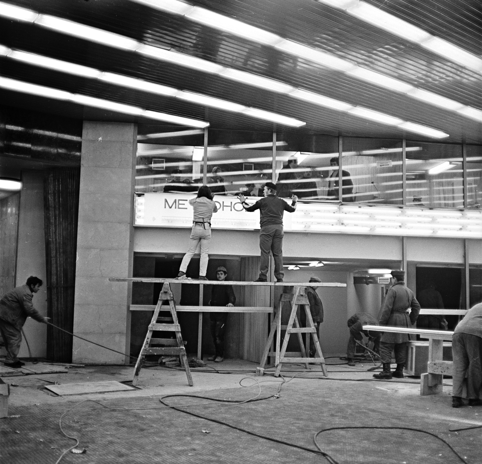 Magyarország, Budapest I., Batthyány tér, az aluljáró és HÉV végállomás befejező munkálatai., 1972, FŐMTERV, Domonkos Endre, Budapest, Fortepan #253298