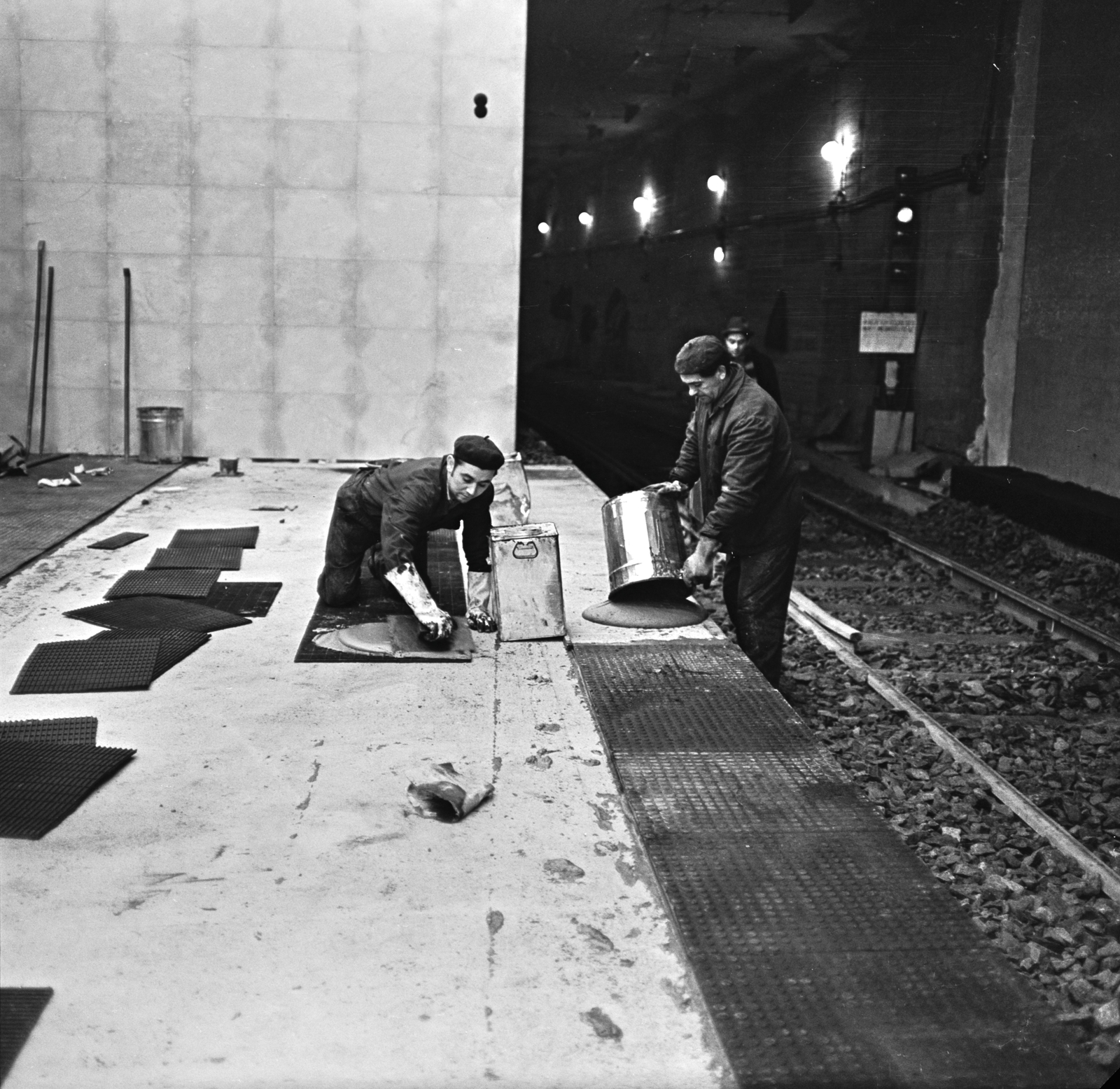 Magyarország, Budapest I., Batthyány tér, a HÉV végállomás építésének befejező munkálatai., 1972, FŐMTERV, Domonkos Endre, Budapest, Fortepan #253301