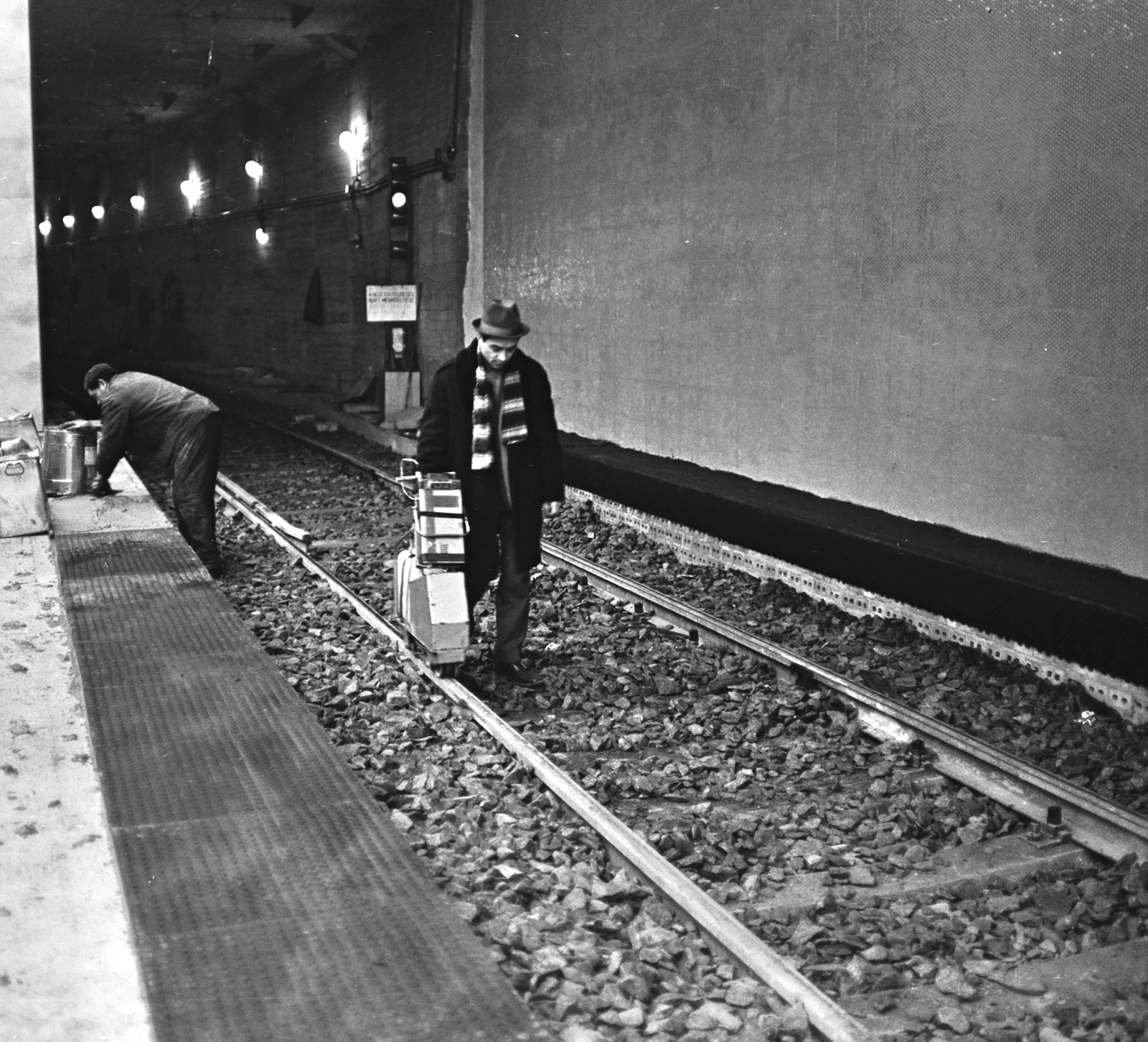 Magyarország, Budapest I., Batthyány tér, a HÉV végállomás építésének befejező munkálatai., 1972, FŐMTERV, Domonkos Endre, Budapest, Fortepan #253302