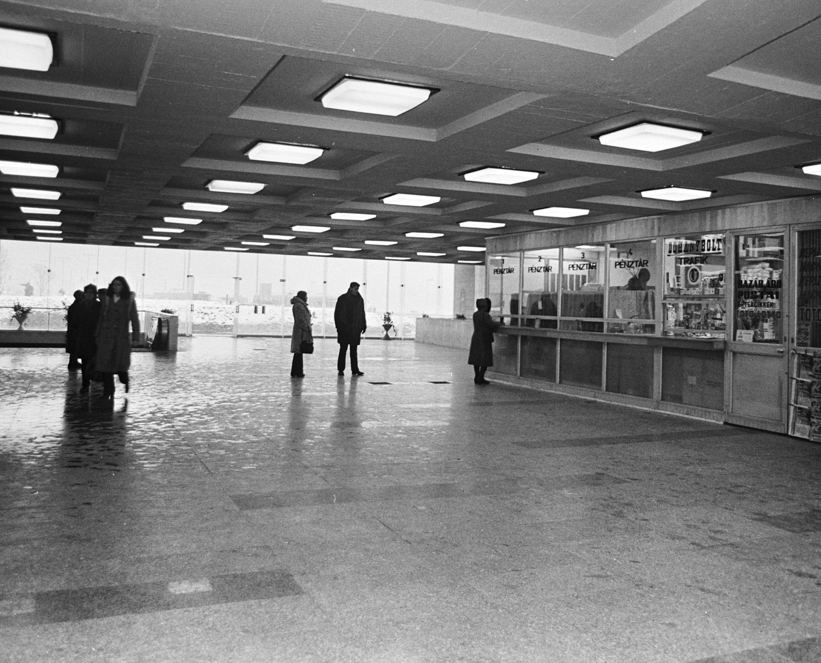 Hungary, Budapest II., Margit híd budai hídfő, a HÉV megálló utascsarnoka., 1973, FŐMTERV, Budapest, underpass, Fortepan #253315