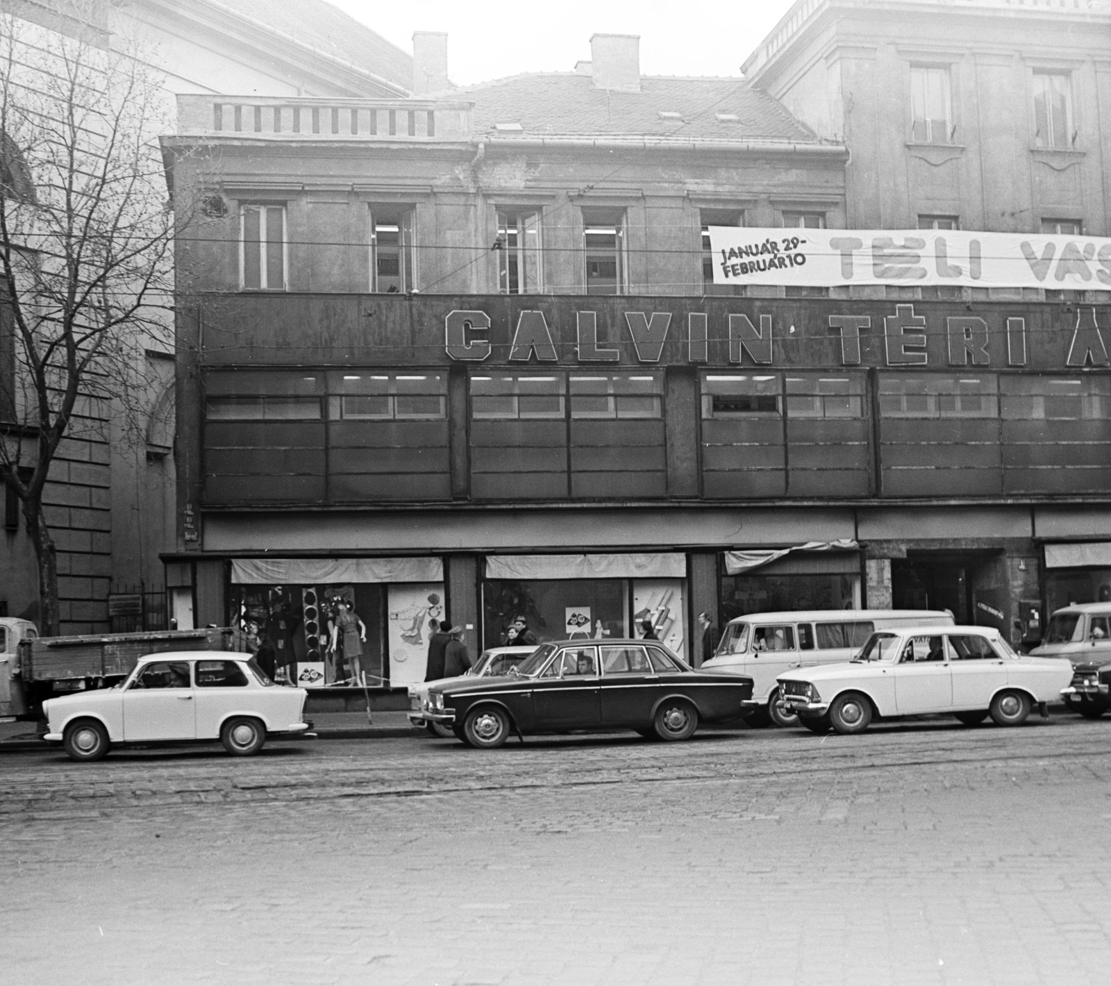 Hungary, Budapest IX., Kálvin tér, Kálvin téri Áruház., 1973, FŐMTERV, Budapest, volvo 140, Fortepan #253325