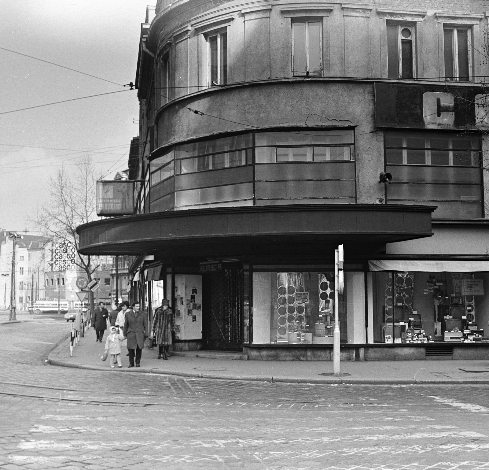 Magyarország, Budapest IX., Kálvin téri Áruház a Kálvin tér - Lónyay (Szamuely) utca sarkán., 1973, FŐMTERV, Domonkos Endre, Budapest, Fortepan #253345