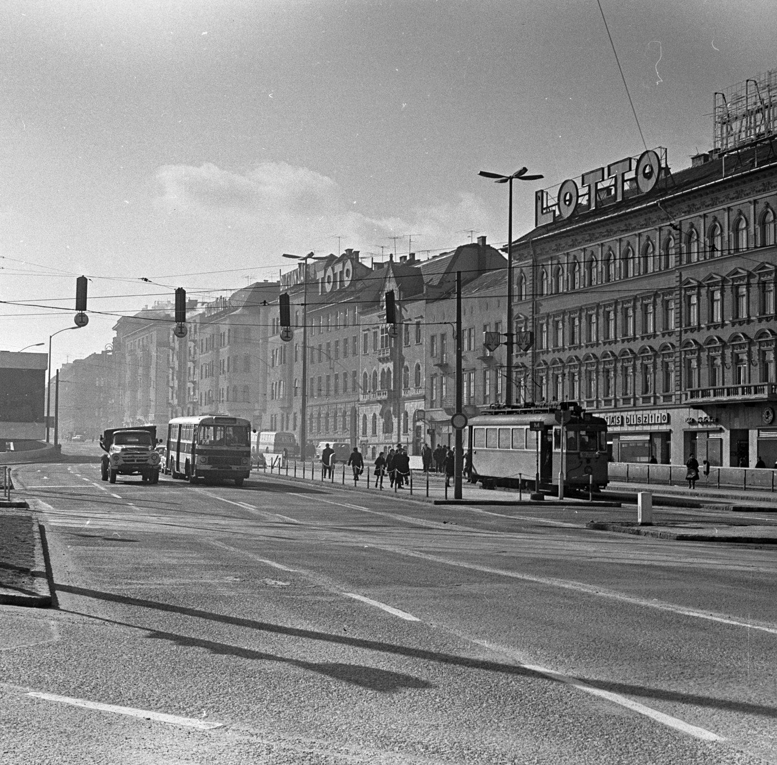 Hungary, Budapest XII.,Budapest I., az Alkotás utca Krisztina körút - Nagyenyed utca között házsora., 1973, FŐMTERV, Budapest, lottery, Fortepan #253348
