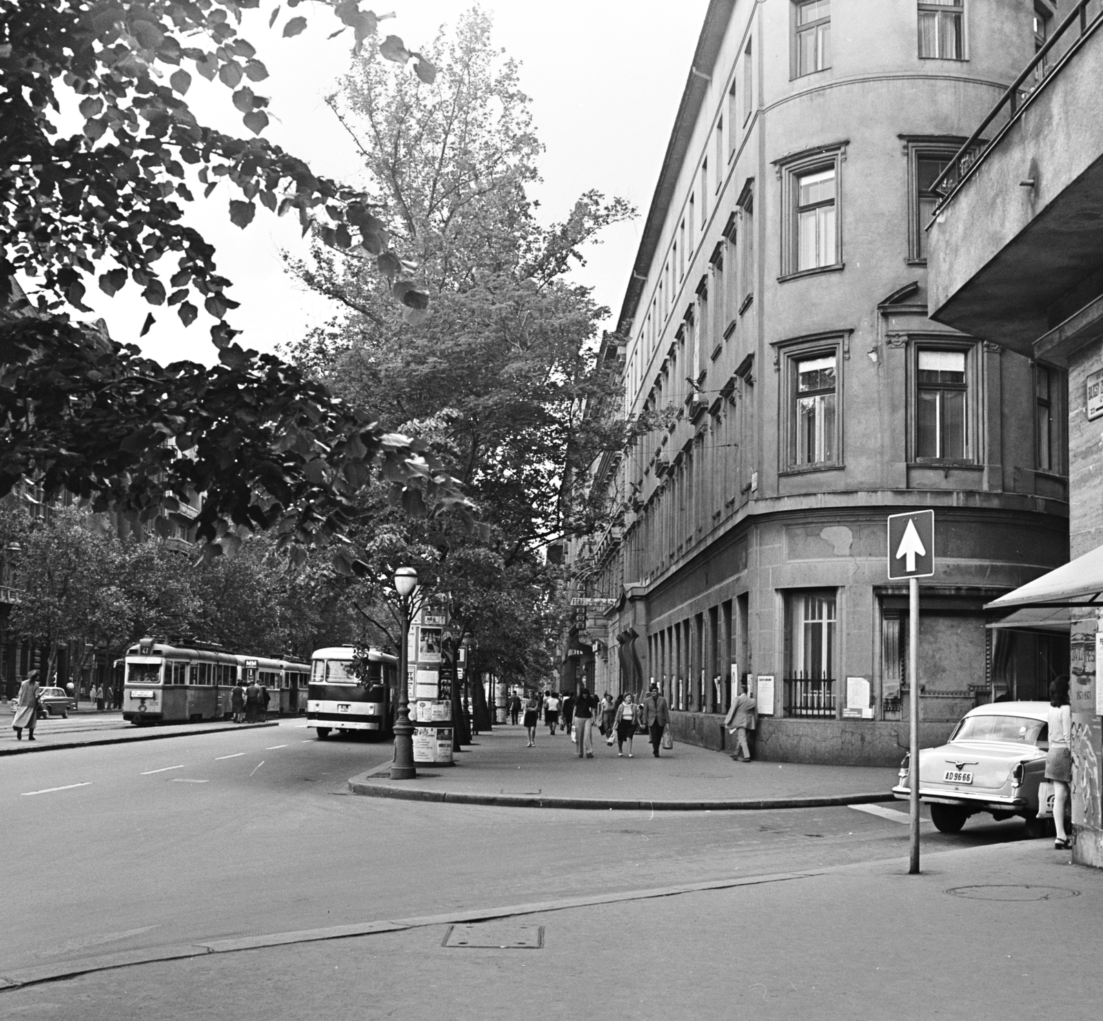 Magyarország, Budapest VI., Bajcsy-Zsilinszky út és Zichy Jenő utca sarok., 1973, FŐMTERV, Domonkos Endre, Budapest, Fortepan #253380