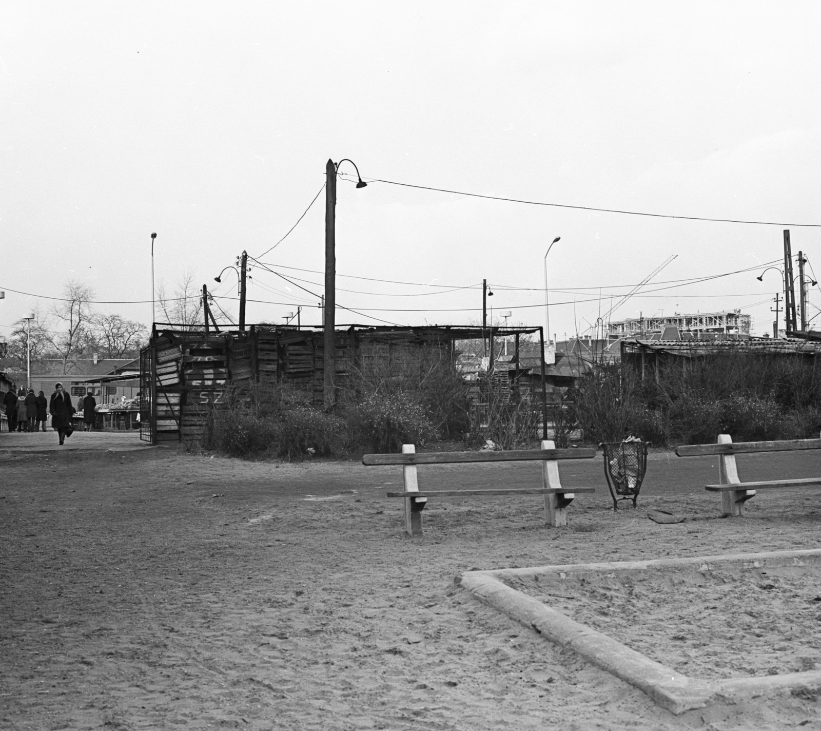 Hungary, Budapest VIII., játszótér a Kerepesi út - Hungária körút kereszteződésnél lévő piac mellett., 1973, FŐMTERV, Budapest, Fortepan #253442