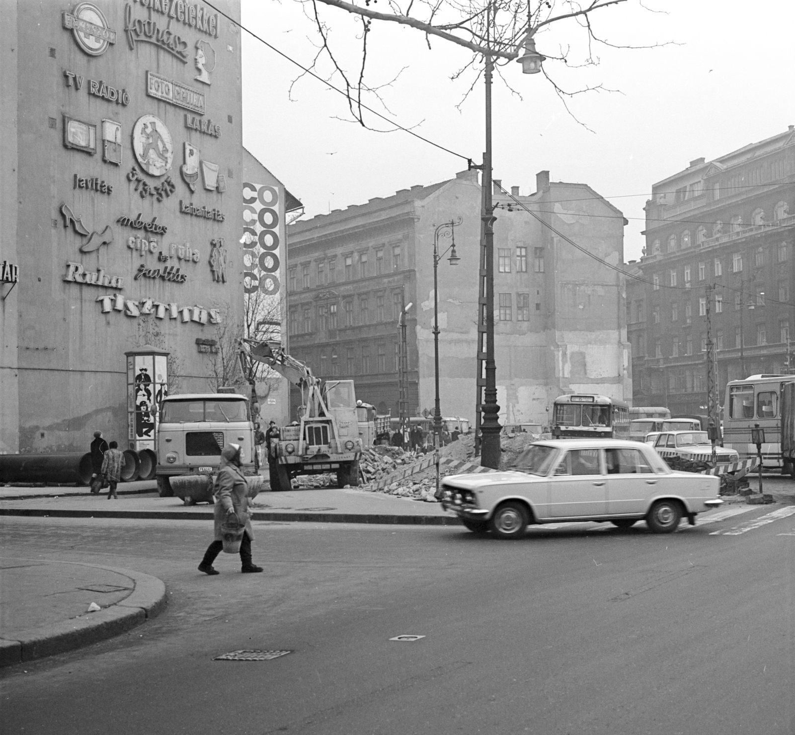 Hungary, Budapest VIII.,Budapest IX., Kálvin tér, balra a Múzeum utca, szemben a Baross utca és az Üllői út., 1973, FŐMTERV, Budapest, Fortepan #253464