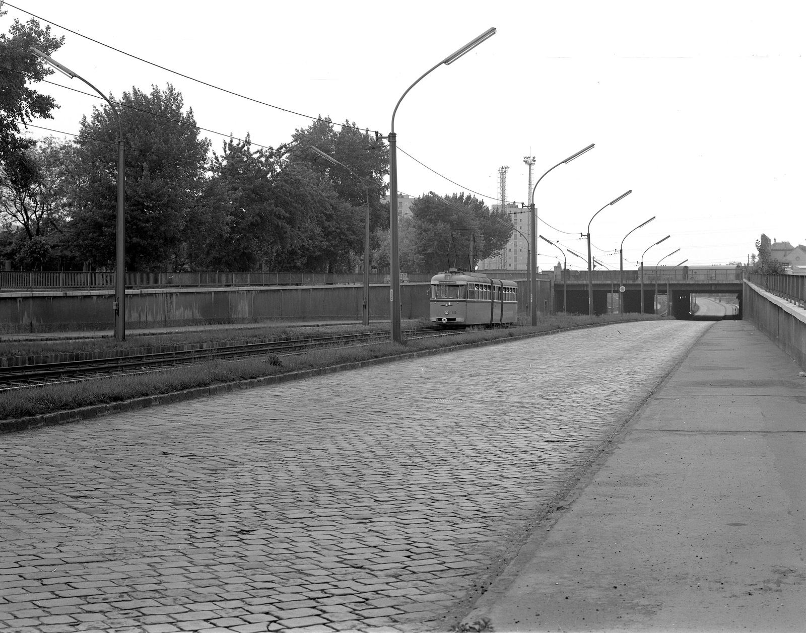 Magyarország, Budapest XIII., a Béke utcai közúti aluljáró a Gyöngyösi utca irányából nézve., 1974, FŐMTERV, Domonkos Endre, Budapest, Fortepan #253477