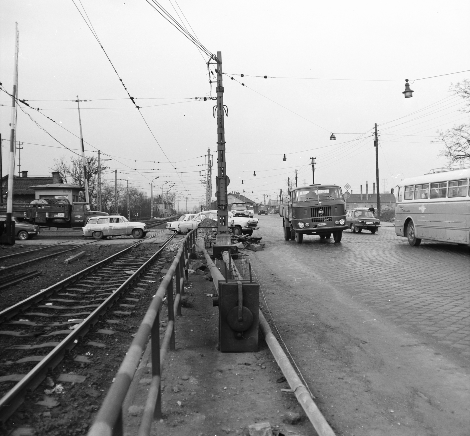 Hungary, Budapest XX., Helsinki (Dózsa György) út, balra a Csepeli átjáró., 1974, FŐMTERV, Budapest, Fortepan #253481