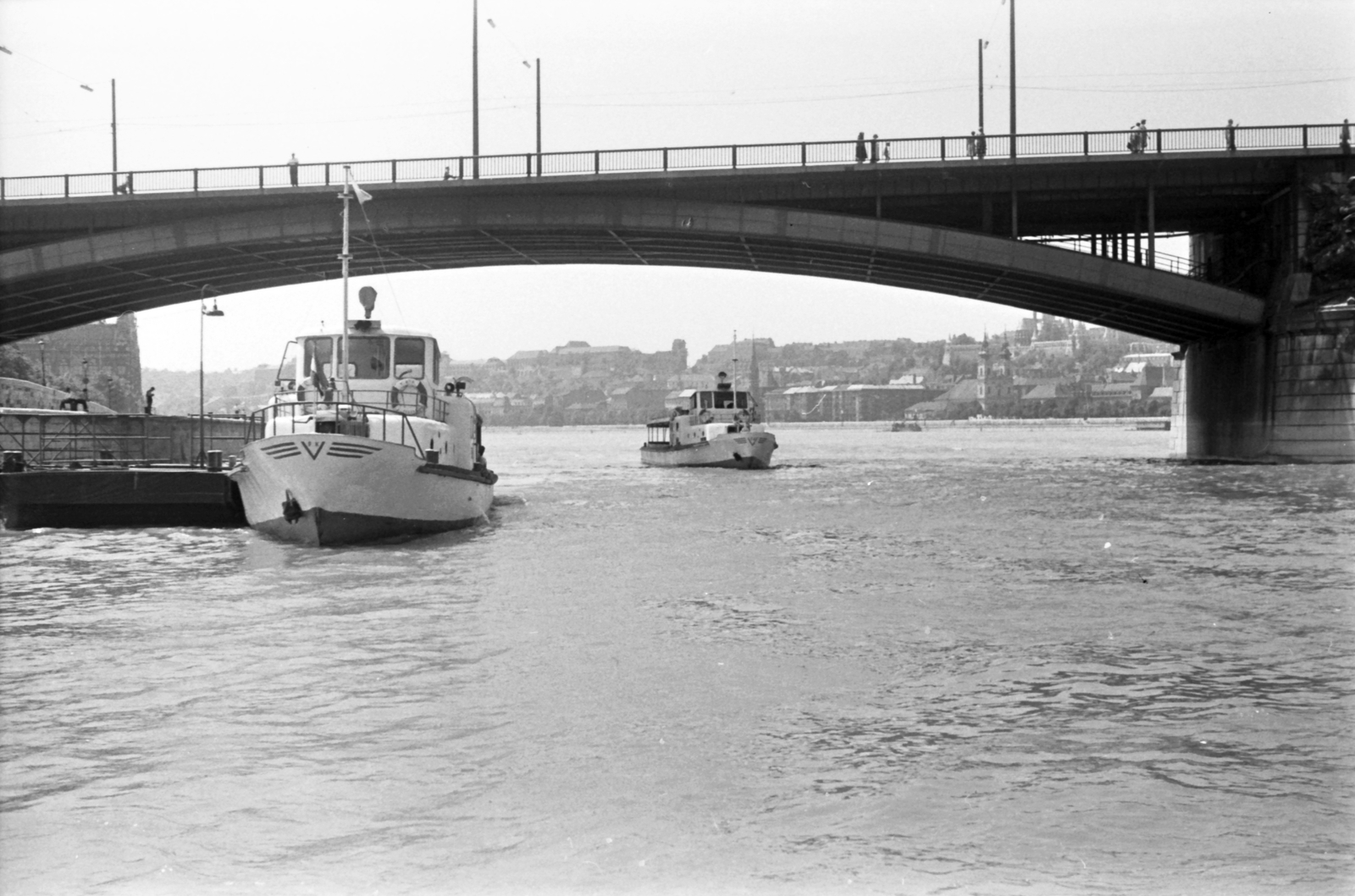 Hungary, Budapest, Jászai Mari téri hajókikötő a Dunáról nézve., 1962, Szánthó Zoltán, ship, Fortepan #25359