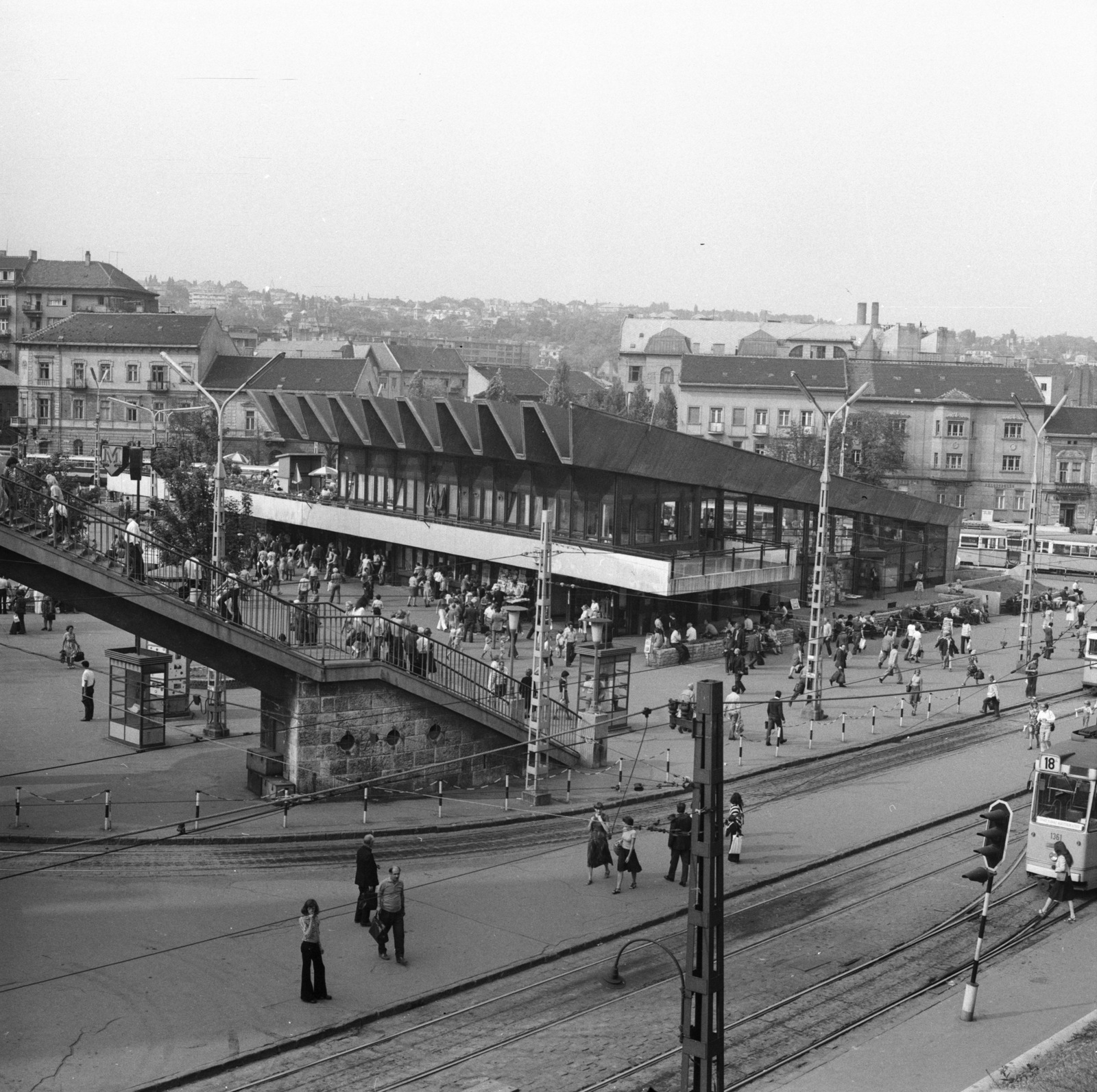 Magyarország, Budapest I.,Budapest II., Széll Kálmán (Moszkva) tér, a metróállomás csarnoka., 1976, FŐMTERV, Domonkos Endre, Budapest, Fortepan #253699