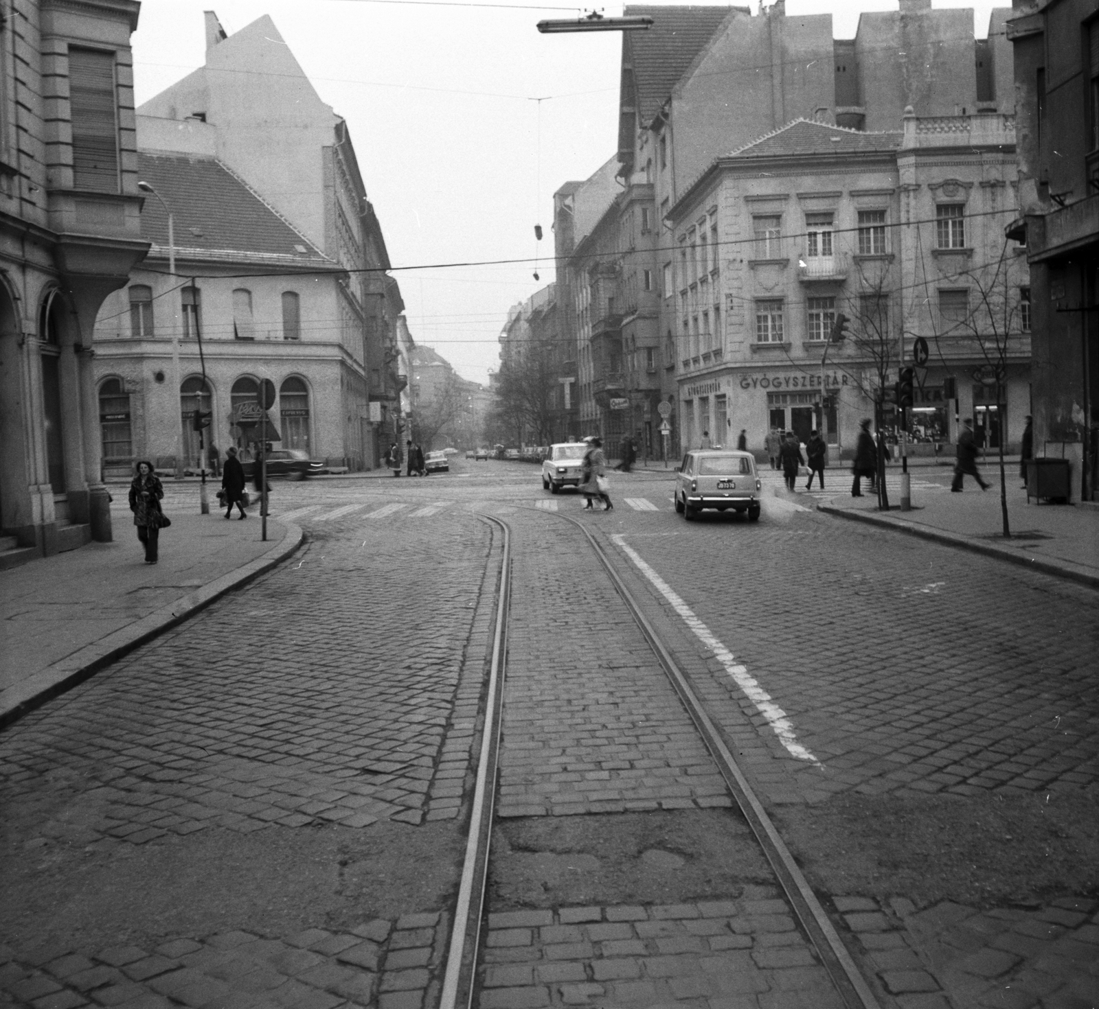 Magyarország, Budapest II., Frankel Leó út a Margit körút (Mártírok útja) kereszteződésénél., 1977, FŐMTERV, Domonkos Endre, Budapest, Fortepan #253733