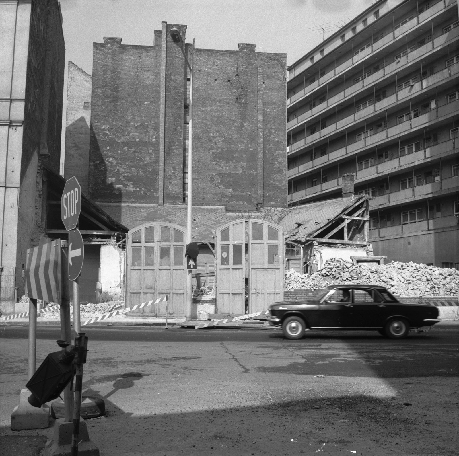 Magyarország, Budapest II., a Tölgyfa utca 28. számú ház bontása., 1978, FŐMTERV, Domonkos Endre, Budapest, Fortepan #253775