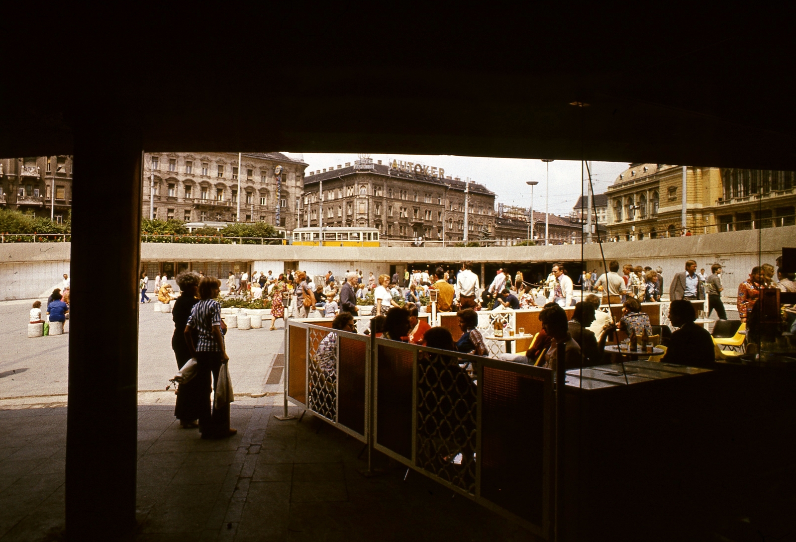 Magyarország, Budapest VIII.,Budapest VII., Baross tér, aluljáró a Keleti pályaudvar előtt., 1979, FŐMTERV, Domonkos Endre, színes, Budapest, Fortepan #253858