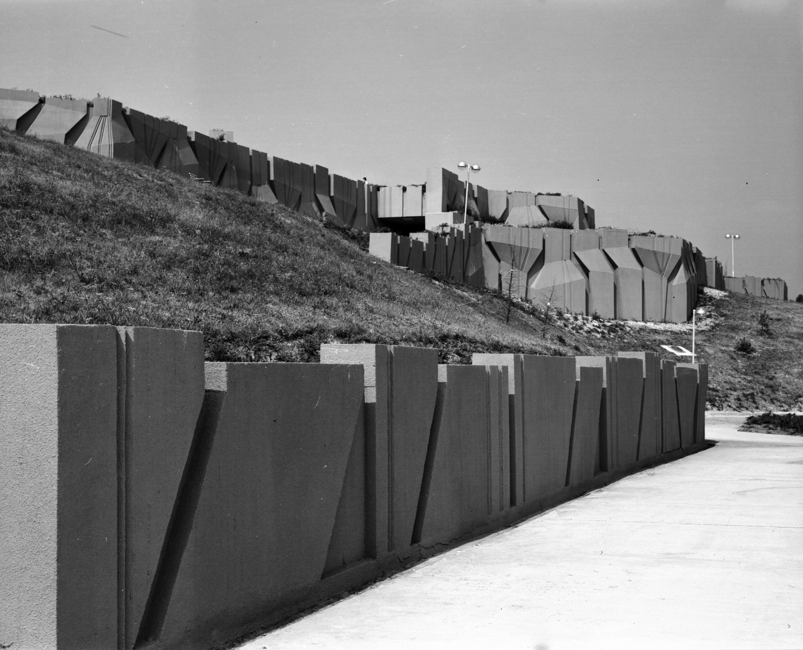 Hungary, Budapest I., Hegyalja út - Sánc utca - Orom utca határolta terület, a Gellérthegyi Gruber József víztároló támfala., 1981, FŐMTERV, Budapest, Fortepan #253901
