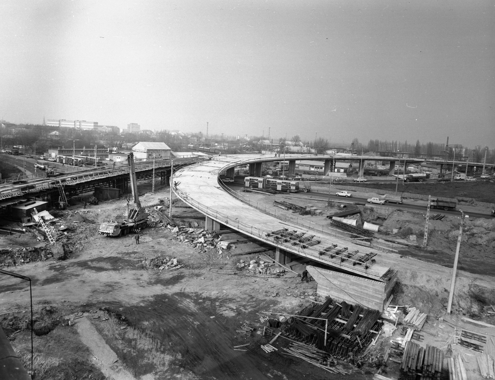 Magyarország, Budapest XIV., a Kacsóh Pongrác úti felüljáró építése a Hungária körút felett., 1982, FŐMTERV, Domonkos Endre, Budapest, Fortepan #253922