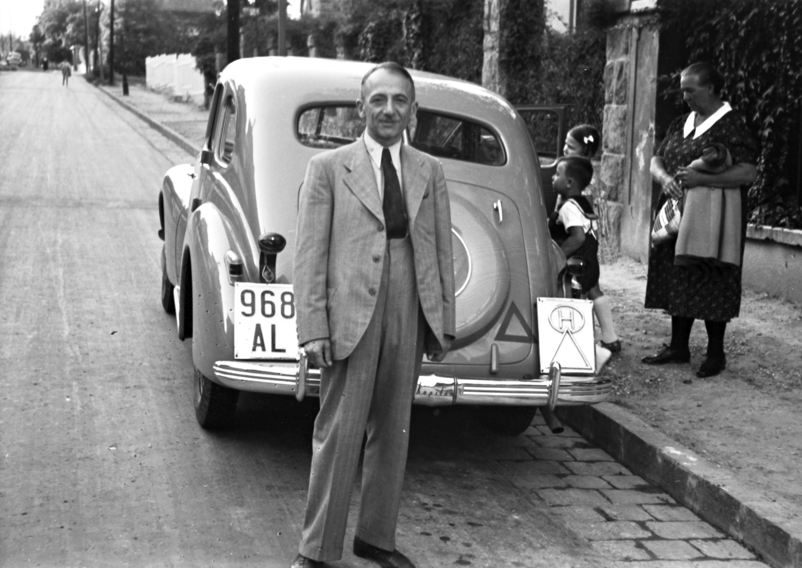 Hungary, Budapest XII., Ráth György utca 13. Opel Kapitän típusú személygépkocsi., 1938, Fortepan, German brand, Opel-brand, number plate, Budapest, Fortepan #25394