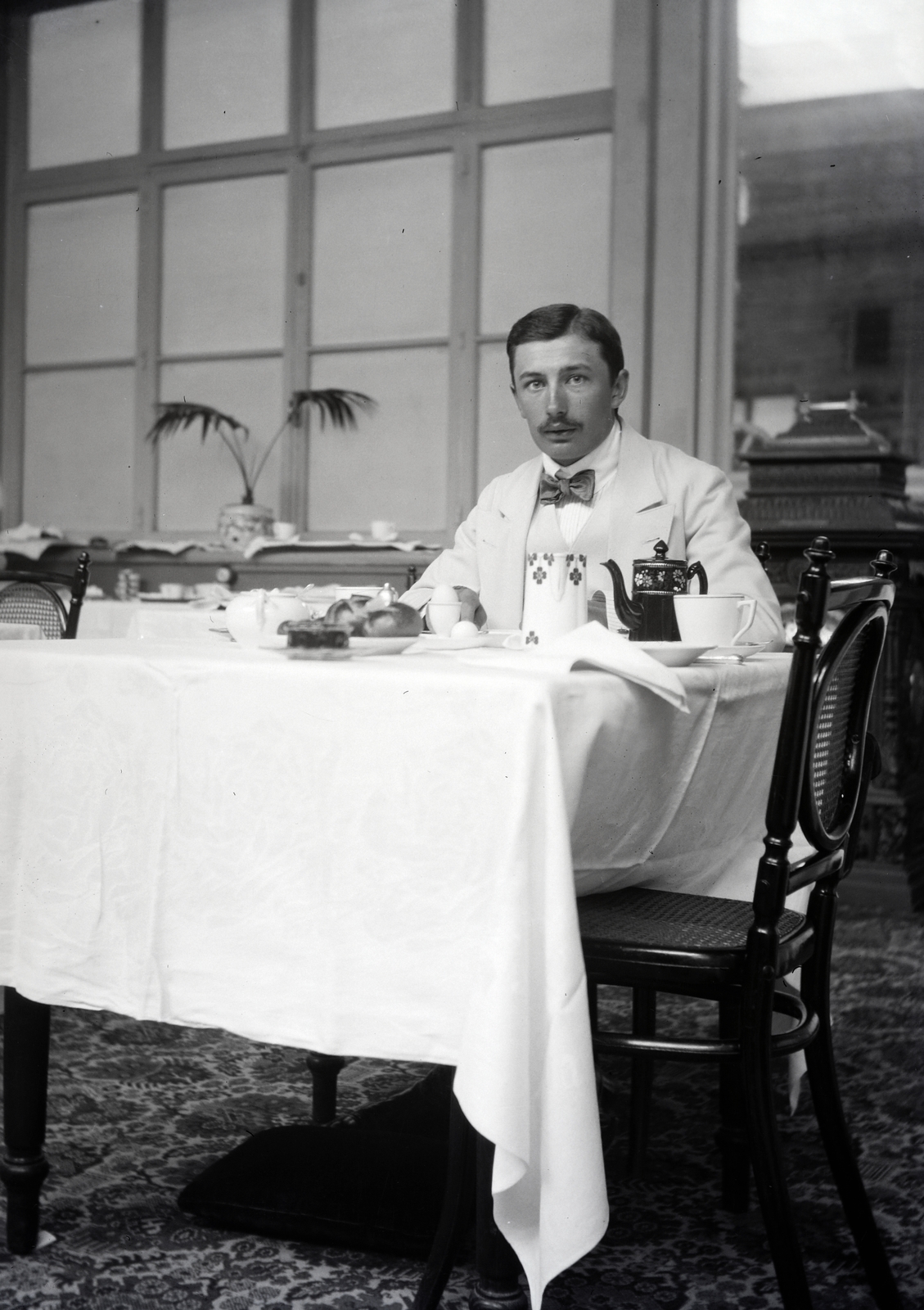 1913, Kriszt Béla, meal, interior, bow tie, can, Fortepan #254055