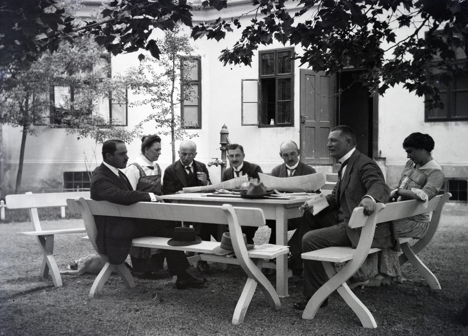 1917, Kriszt Béla, yard, table, bench, Fortepan #254143