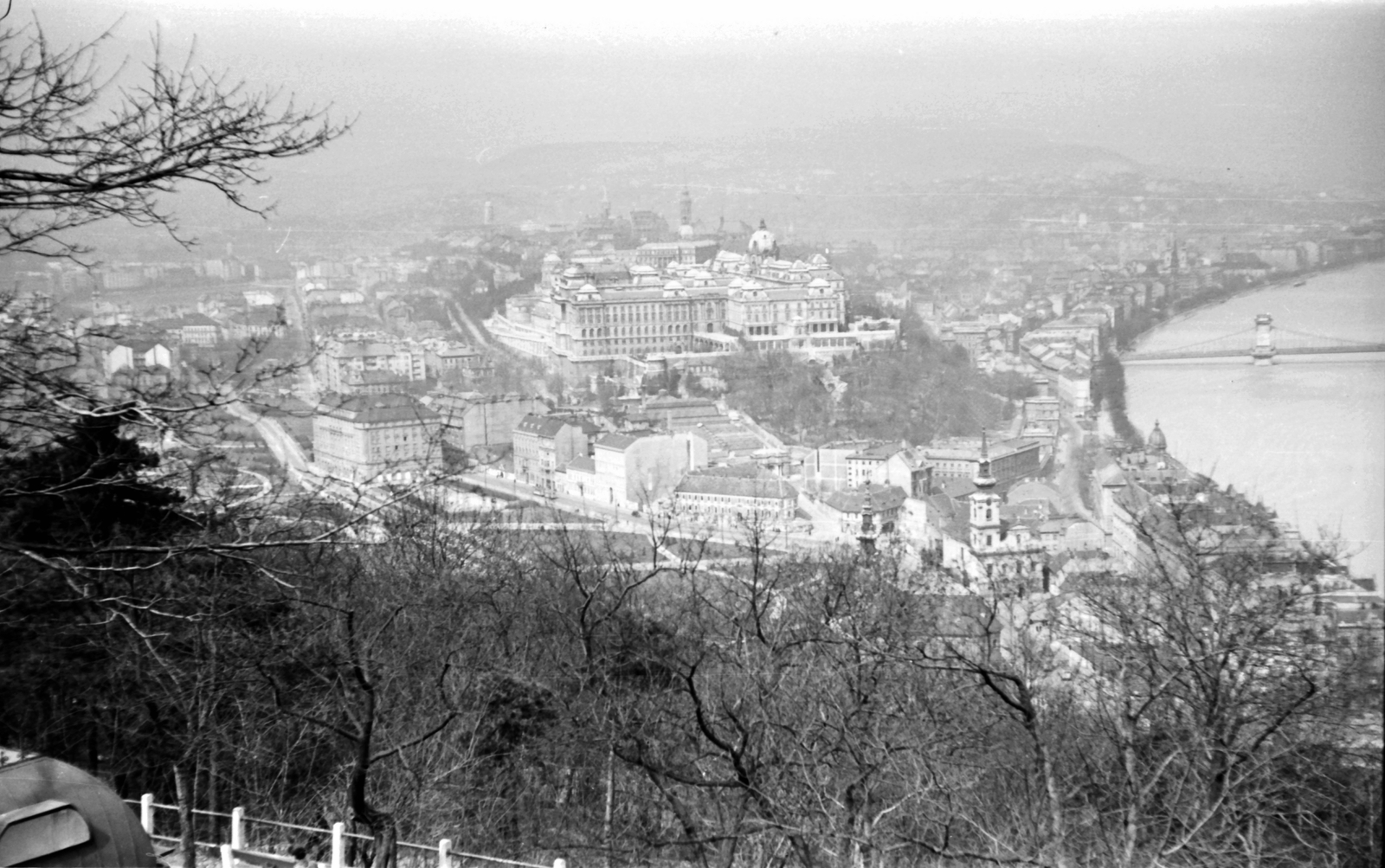 Magyarország, Gellérthegy, Budapest I., látkép a budai Várral., 1940, Fortepan, Duna, Budapest, függőhíd, William Tierney Clark-terv, Fortepan #25429