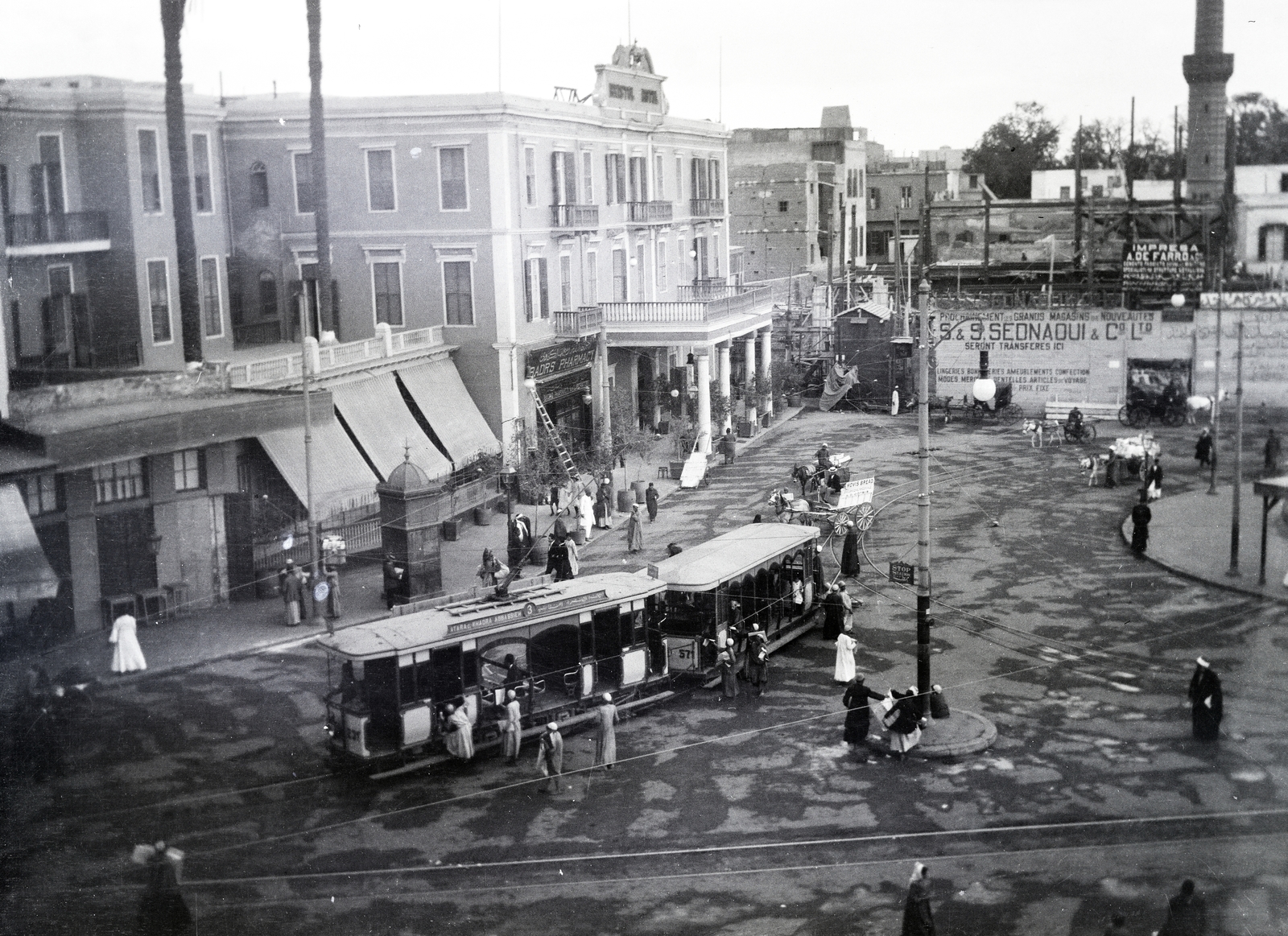 Egypt, Cairo, Al Khazendar tér, szemben középen a Hotel Bristol., 1913, Kriszt Béla, public transport, hotel, ad, tram, Fortepan #254326