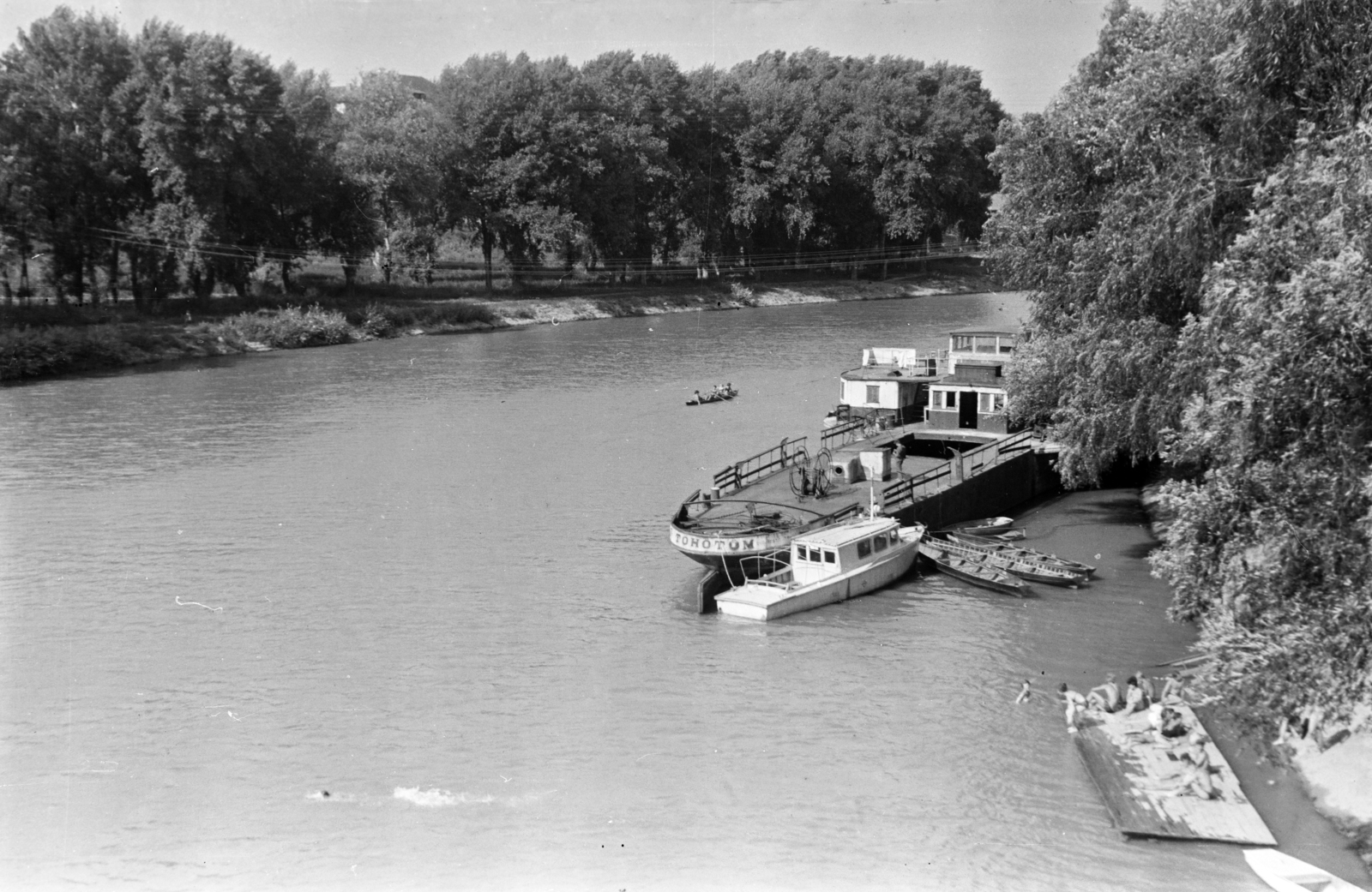 Magyarország, Óbuda, Budapest III., kilátás a K-hídról a Duna-ágra az Óbudai-szigetnél., 1958, Otruba Ferenc és Zoltán, Budapest, gőzhajó, lapátkerekes hajó, Töhötöm-hajó, Fortepan #254499